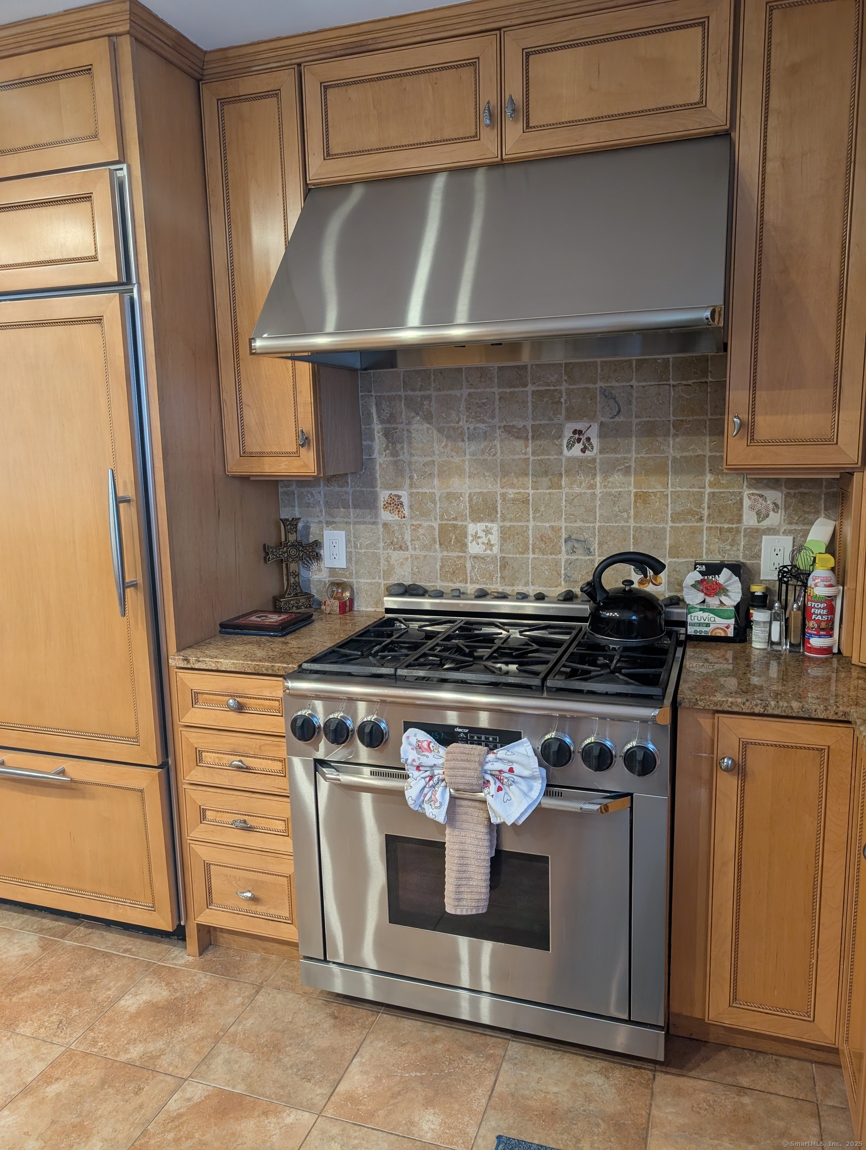 248 Cosey Beach Avenue Property Photo 15