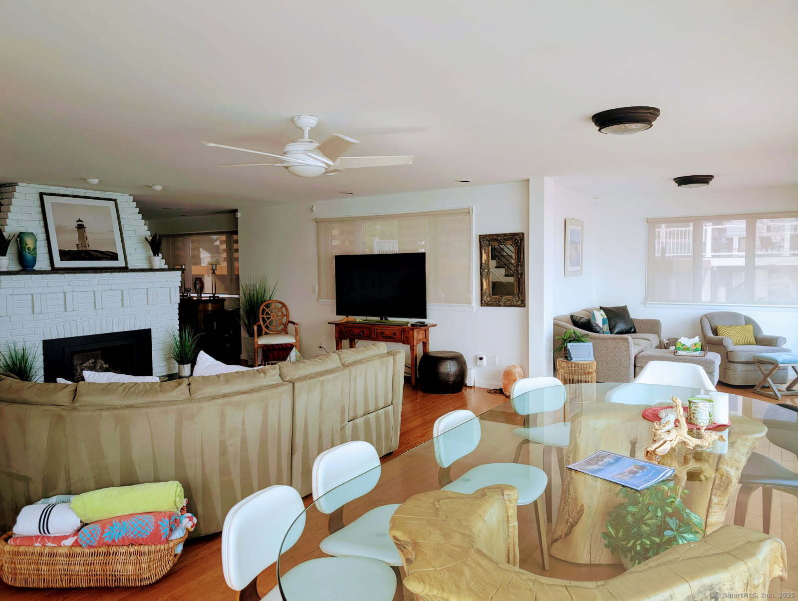 248 Cosey Beach Avenue Property Photo 17
