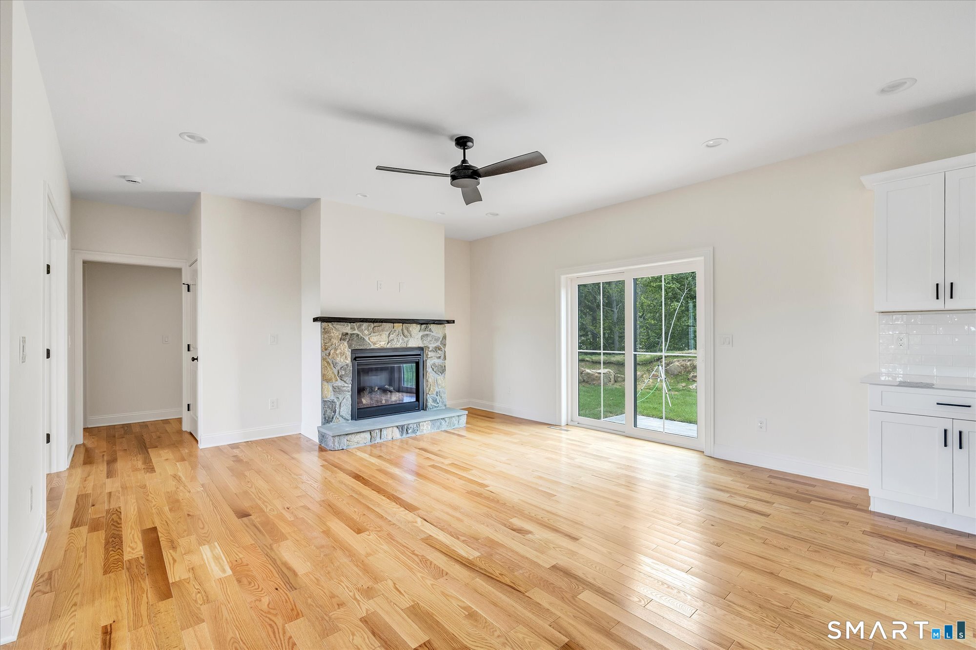 20 Hunting Ridge Road Property Photo 4