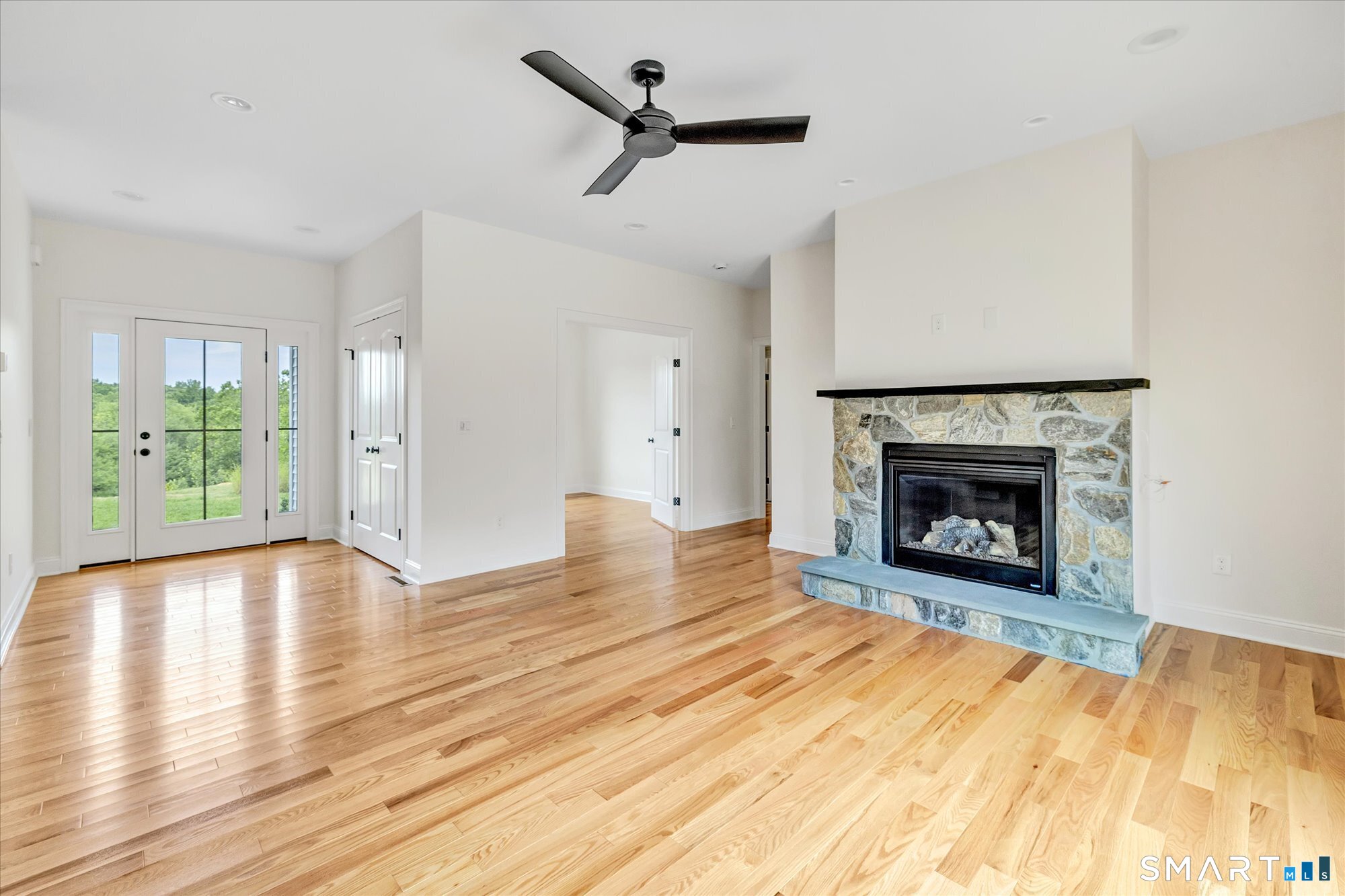 20 Hunting Ridge Road Property Photo 6