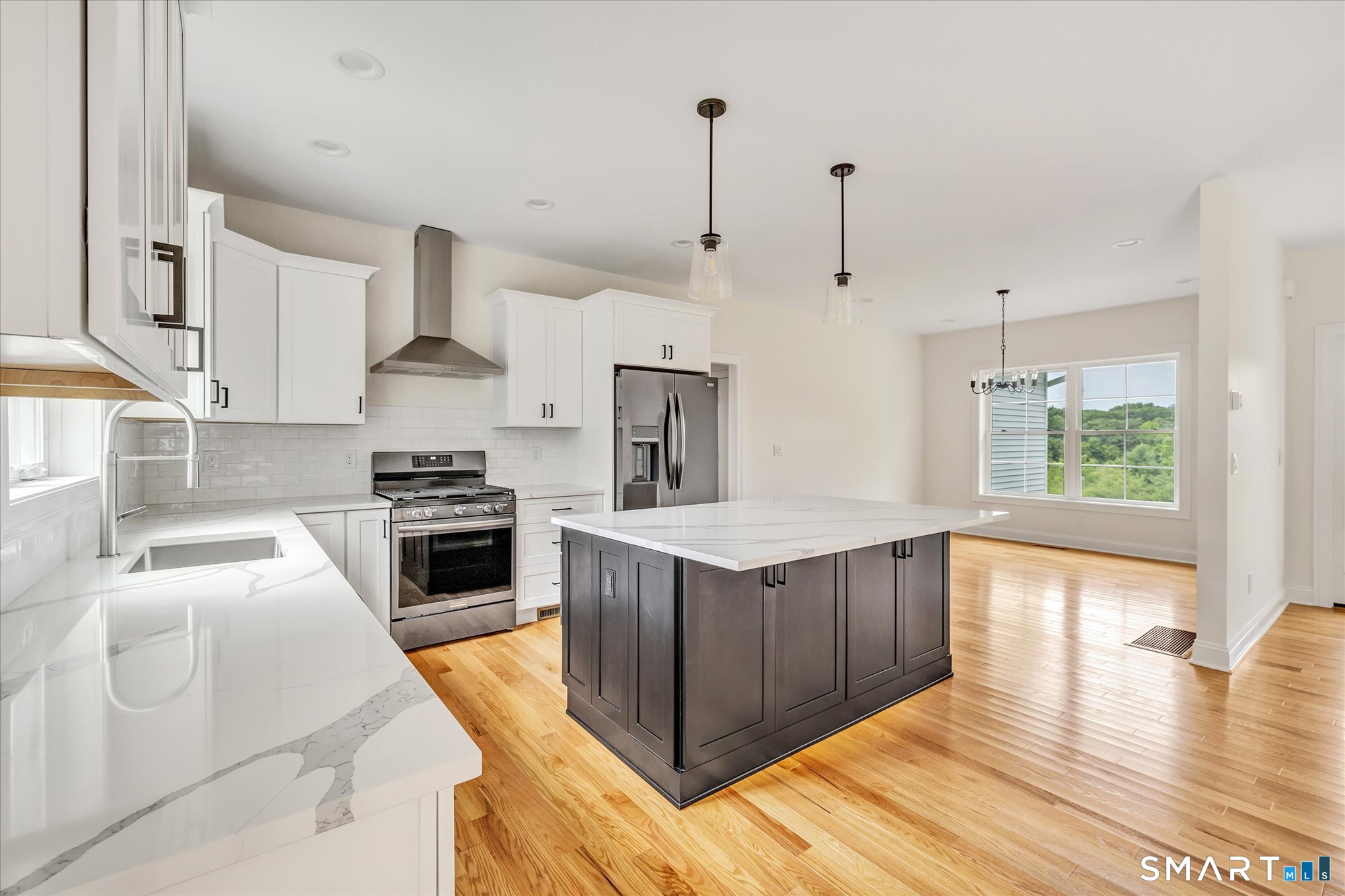 20 Hunting Ridge Road Property Photo 10
