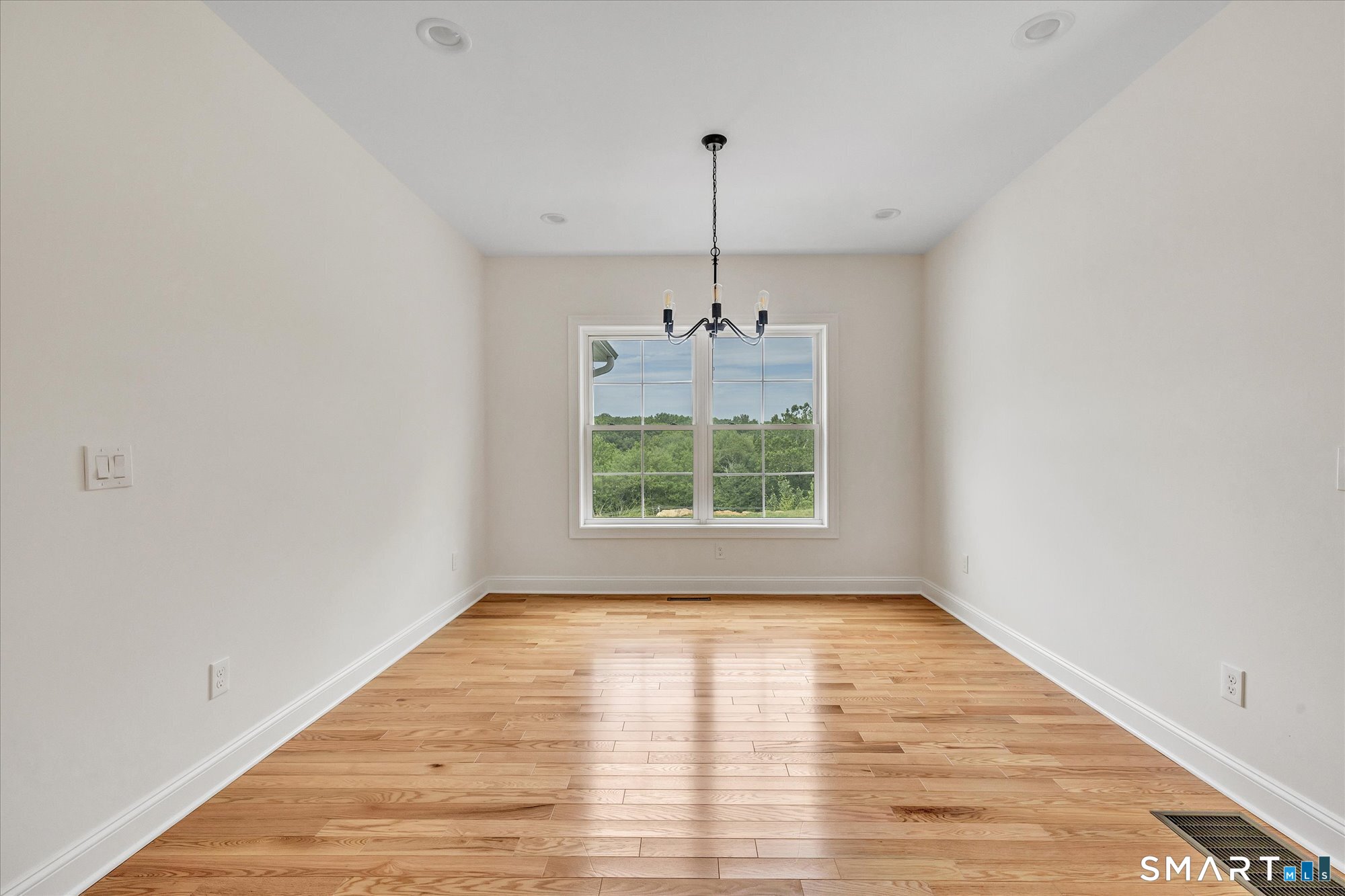 20 Hunting Ridge Road Property Photo 15
