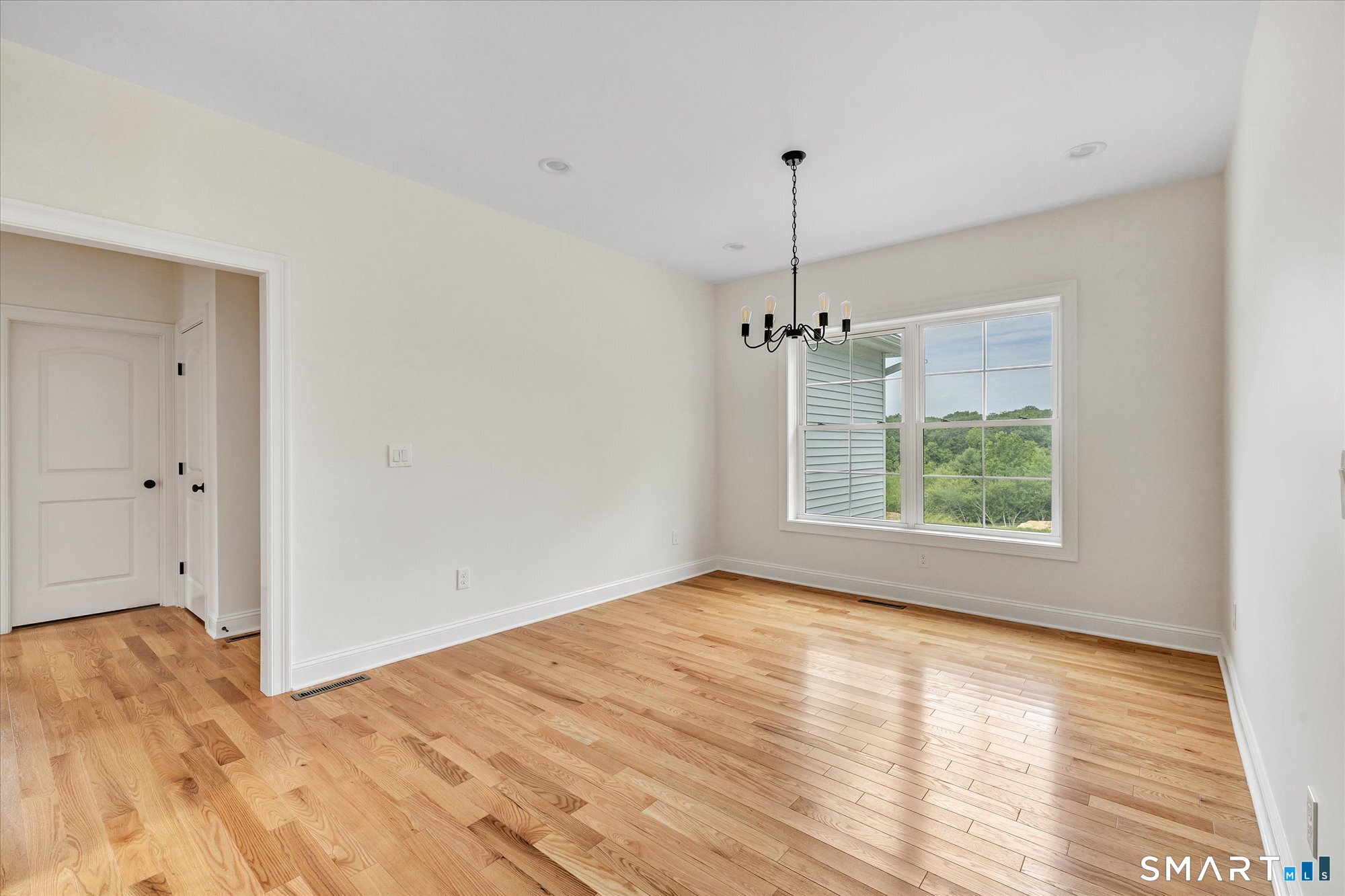 20 Hunting Ridge Road Property Photo 17