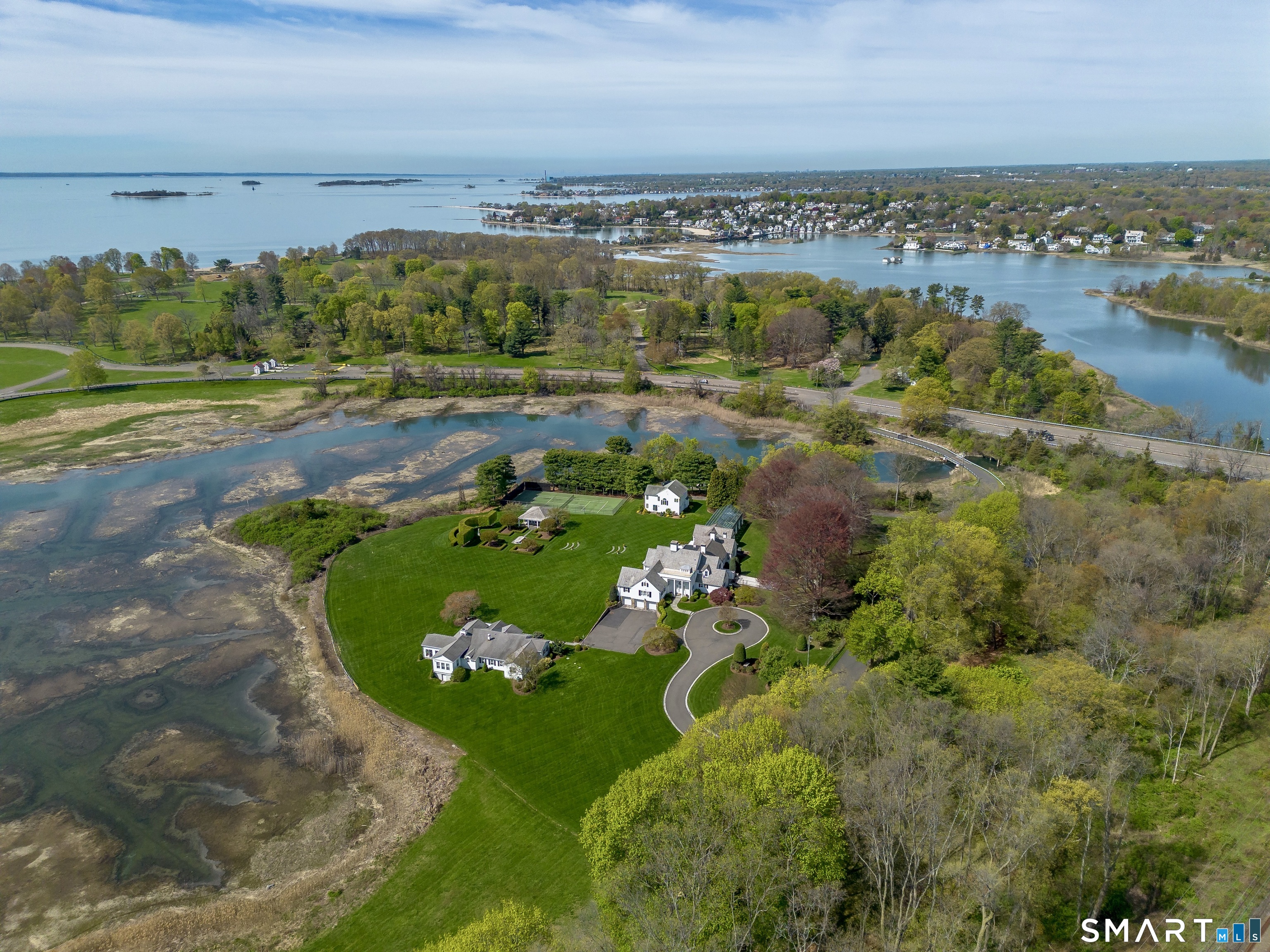 4 Sherwood Island Lane Property Photo 1