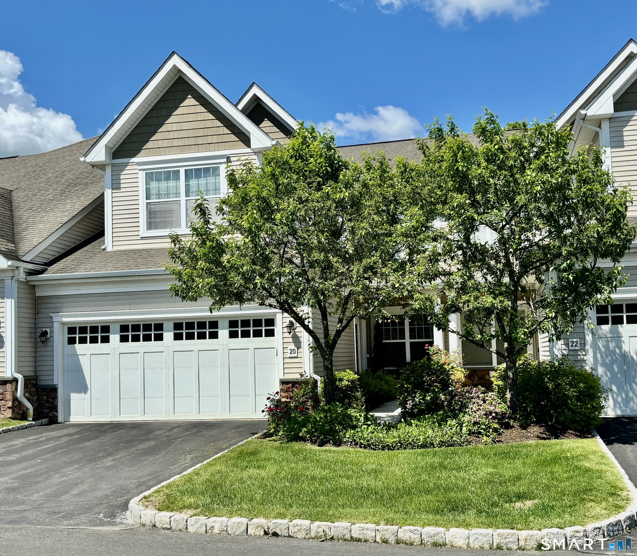 20 Great Hill 20 Drive Property Photo 1