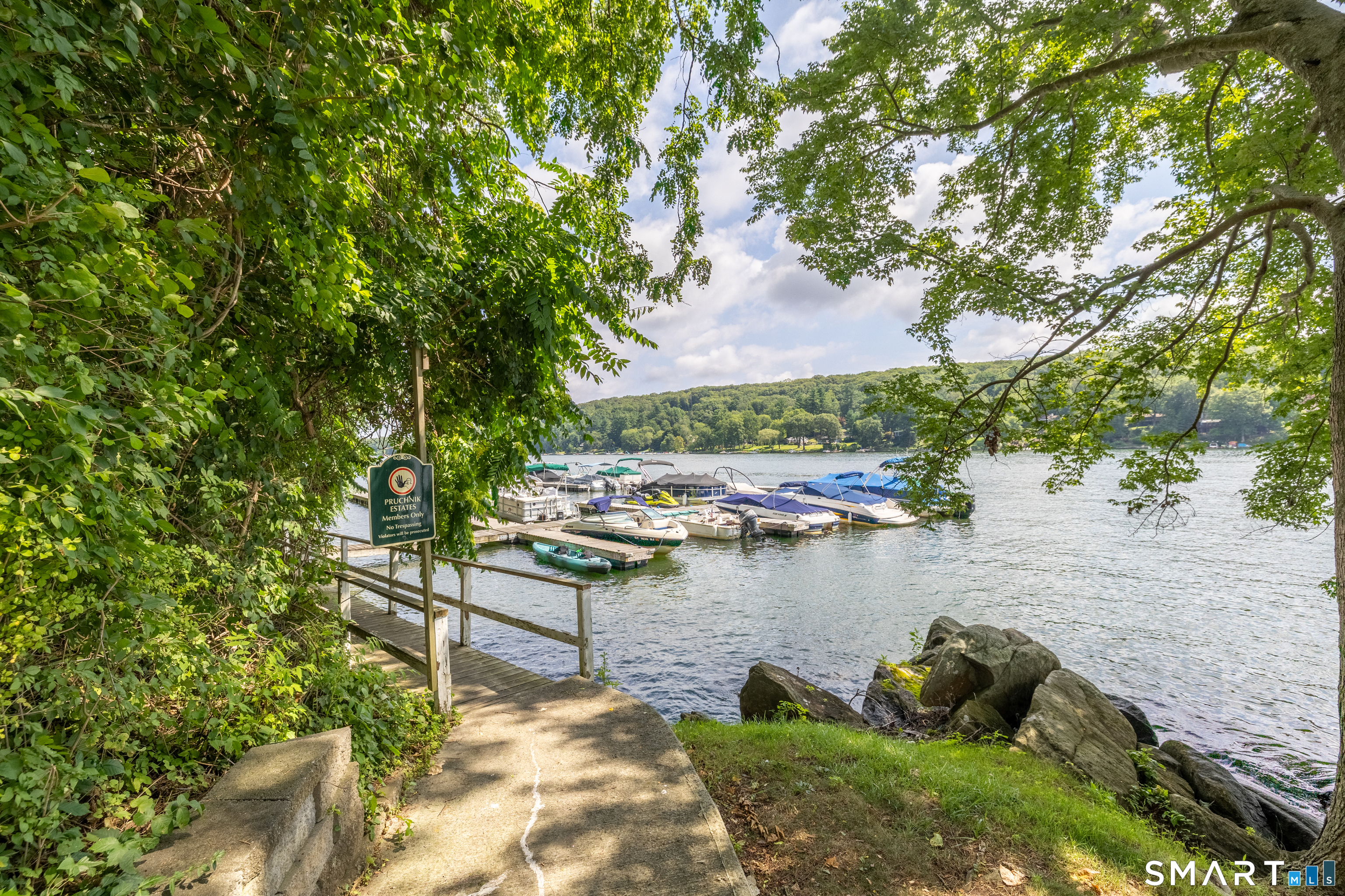 21 Candlewood Shore Property Photo 23