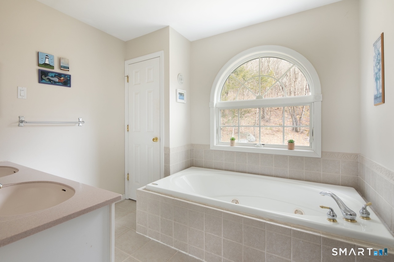82 Valley Road Property Photo 18