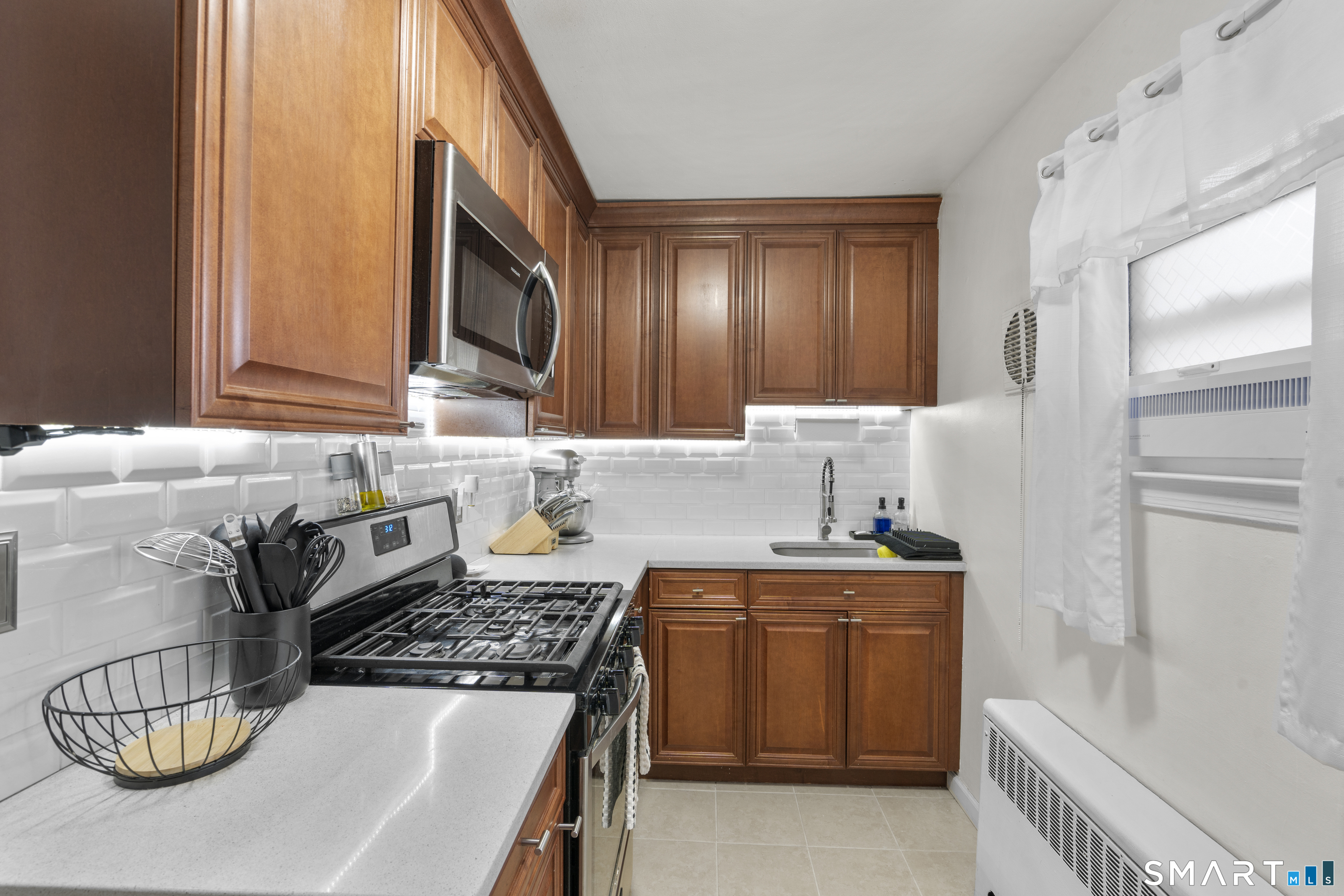 104 Strawberry Hill 1 Avenue Property Photo 15