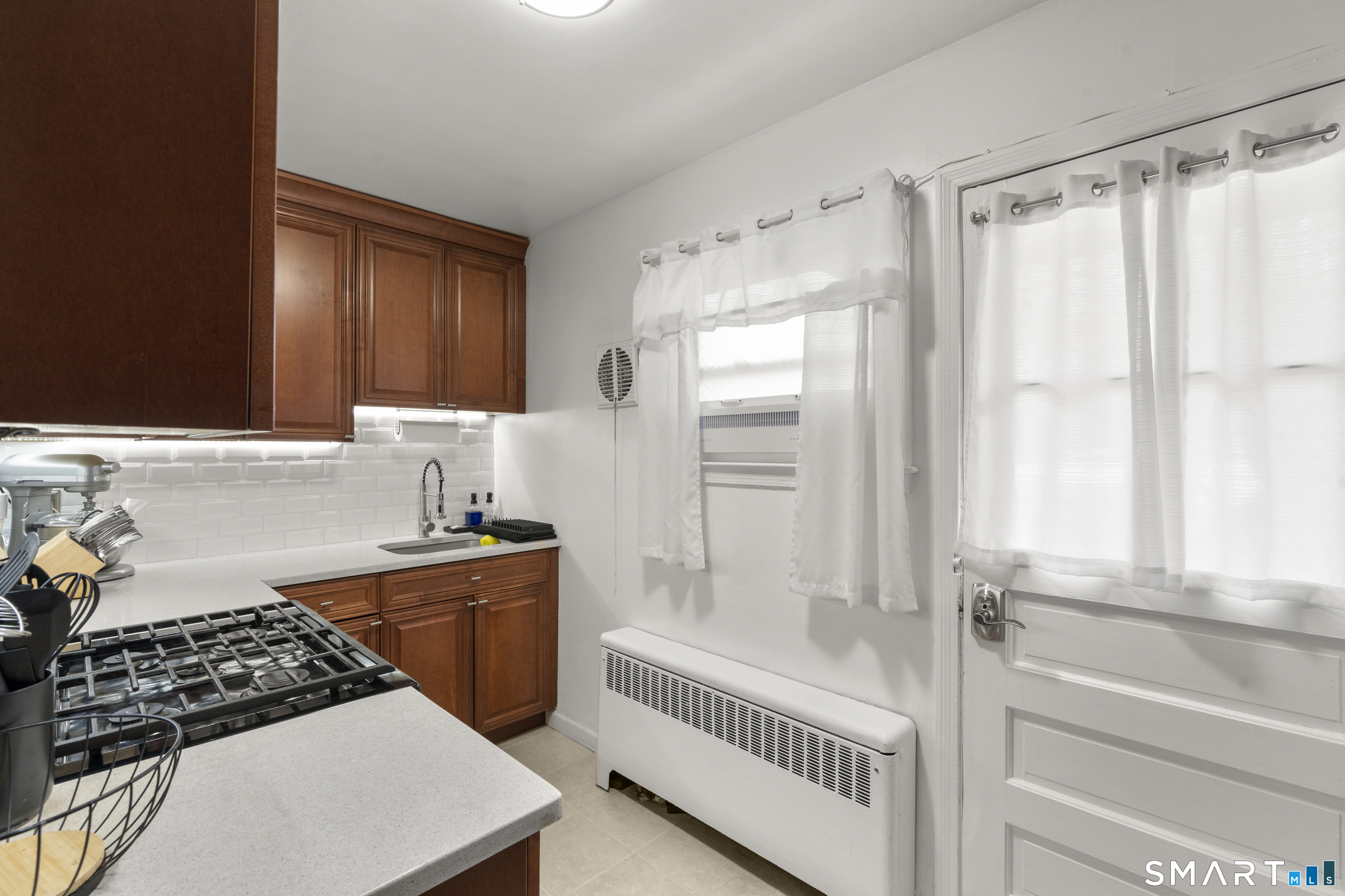 104 Strawberry Hill 1 Avenue Property Photo 17