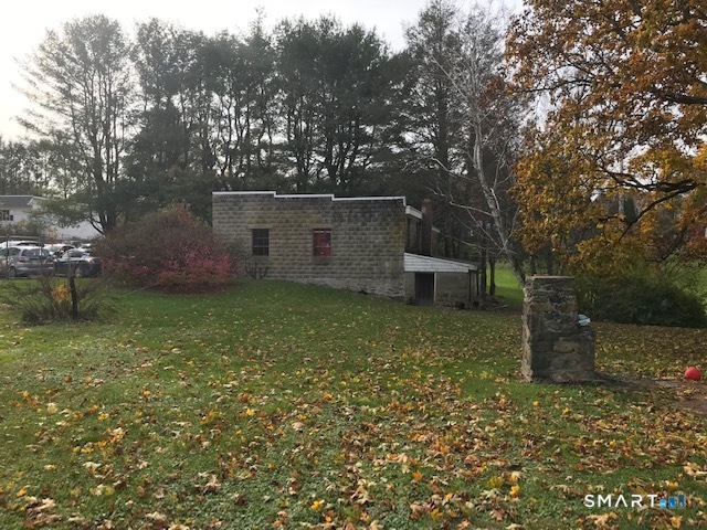 2643 Easton Turnpike Property Photo 4