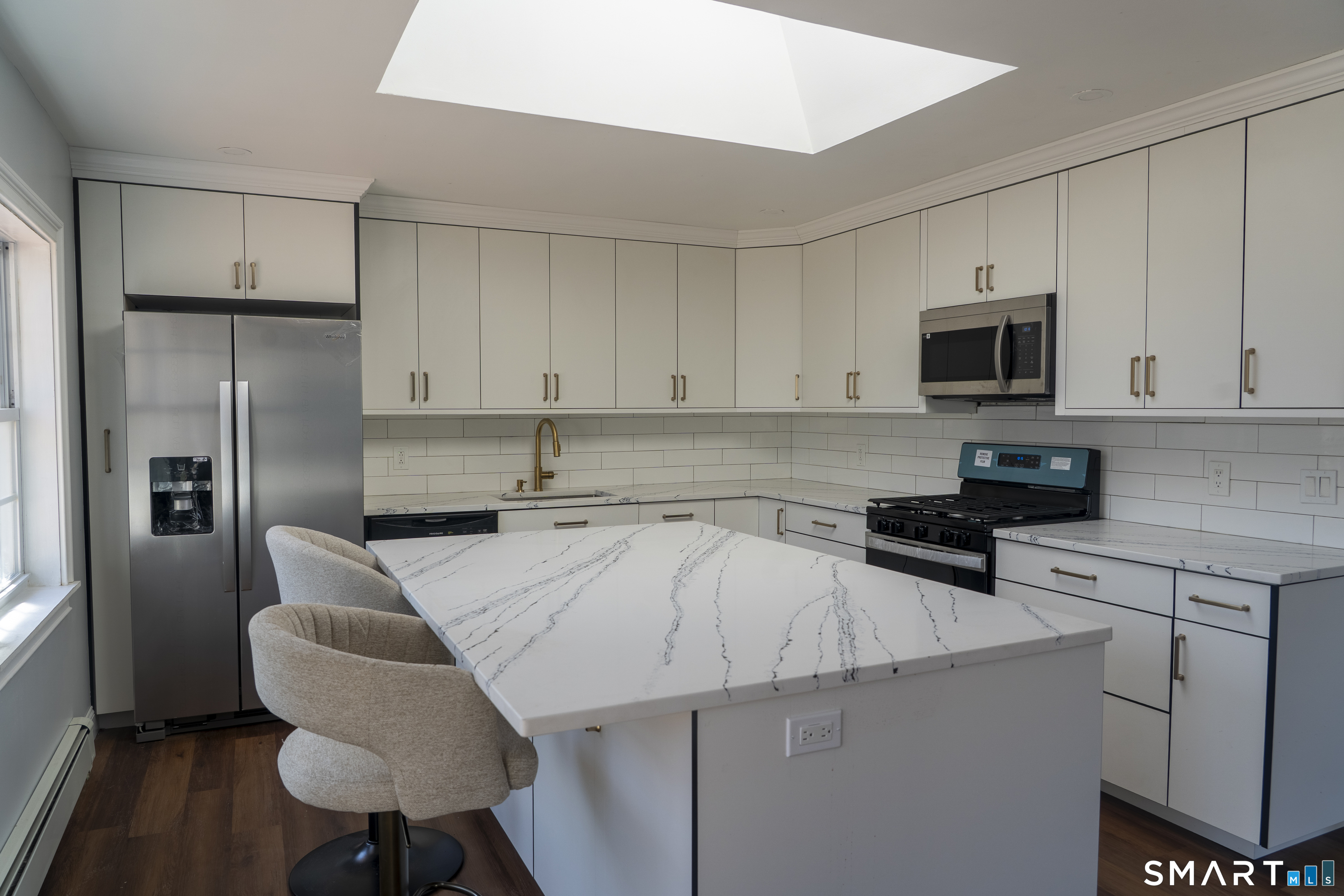 430 Albert Avenue Property Photo 14