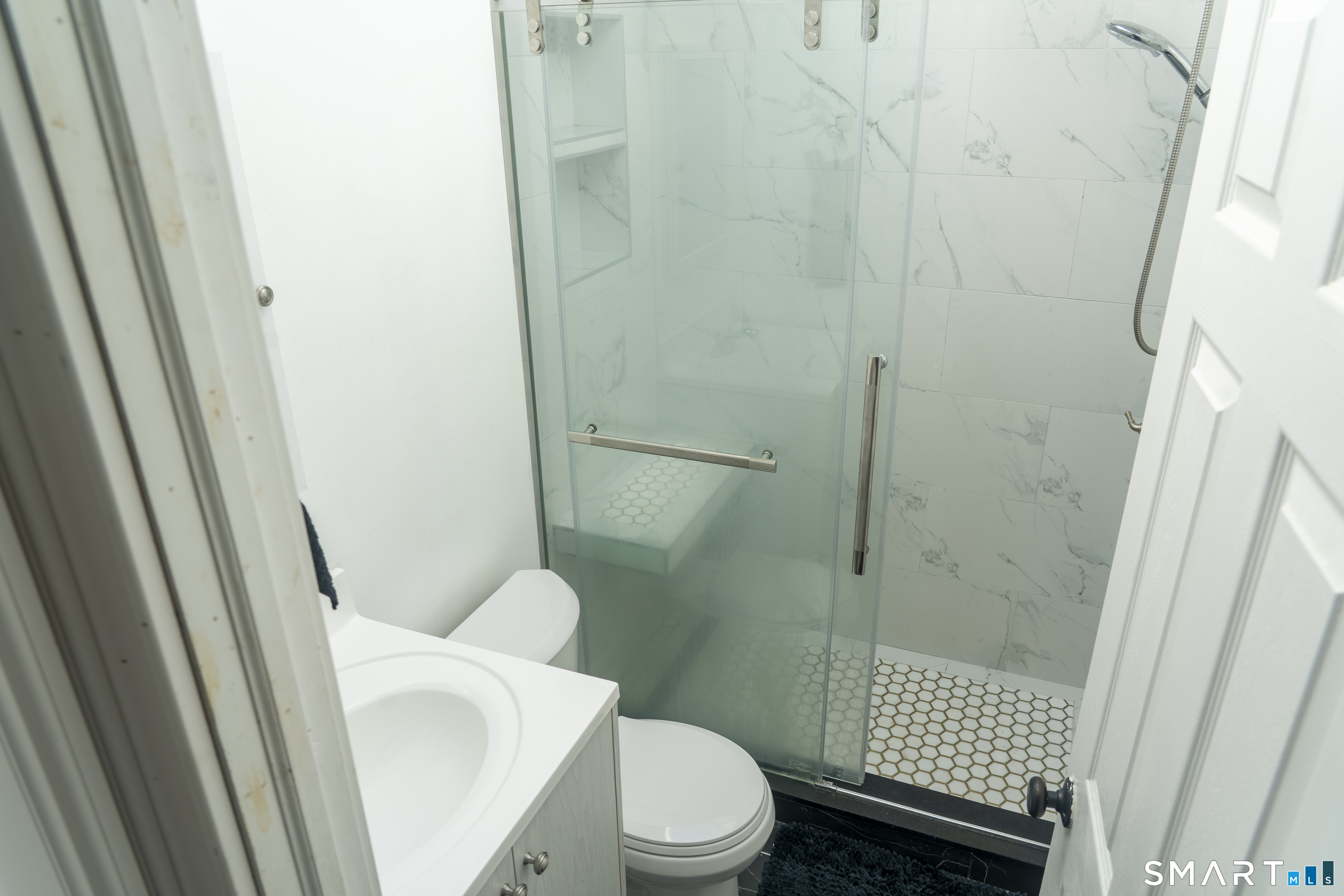 430 Albert Avenue Property Photo 19