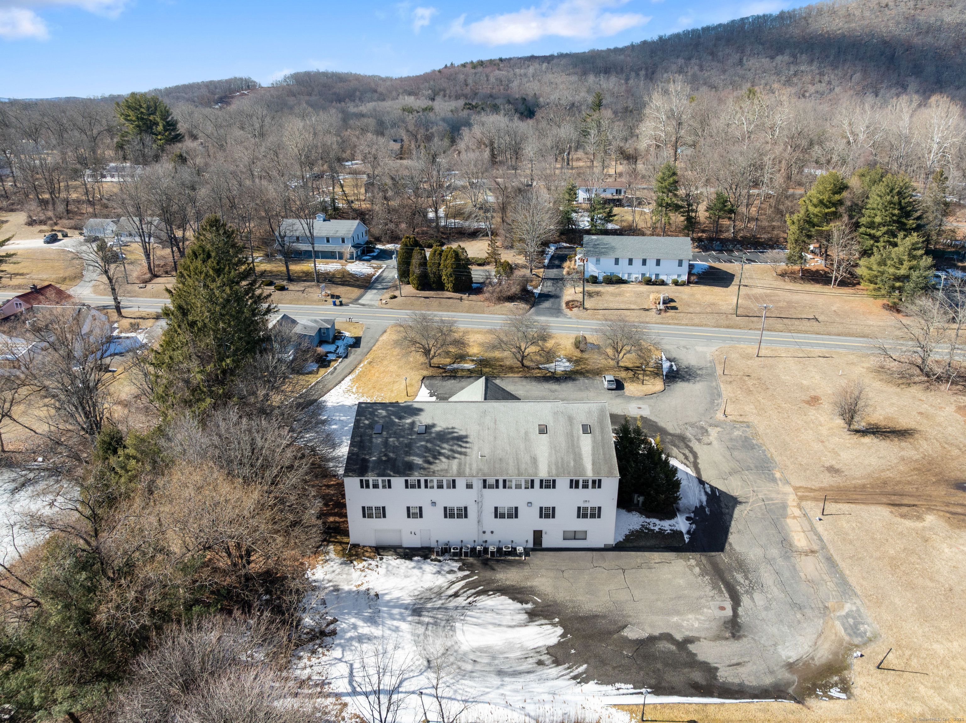 128 Litchfield Road Property Photo 3