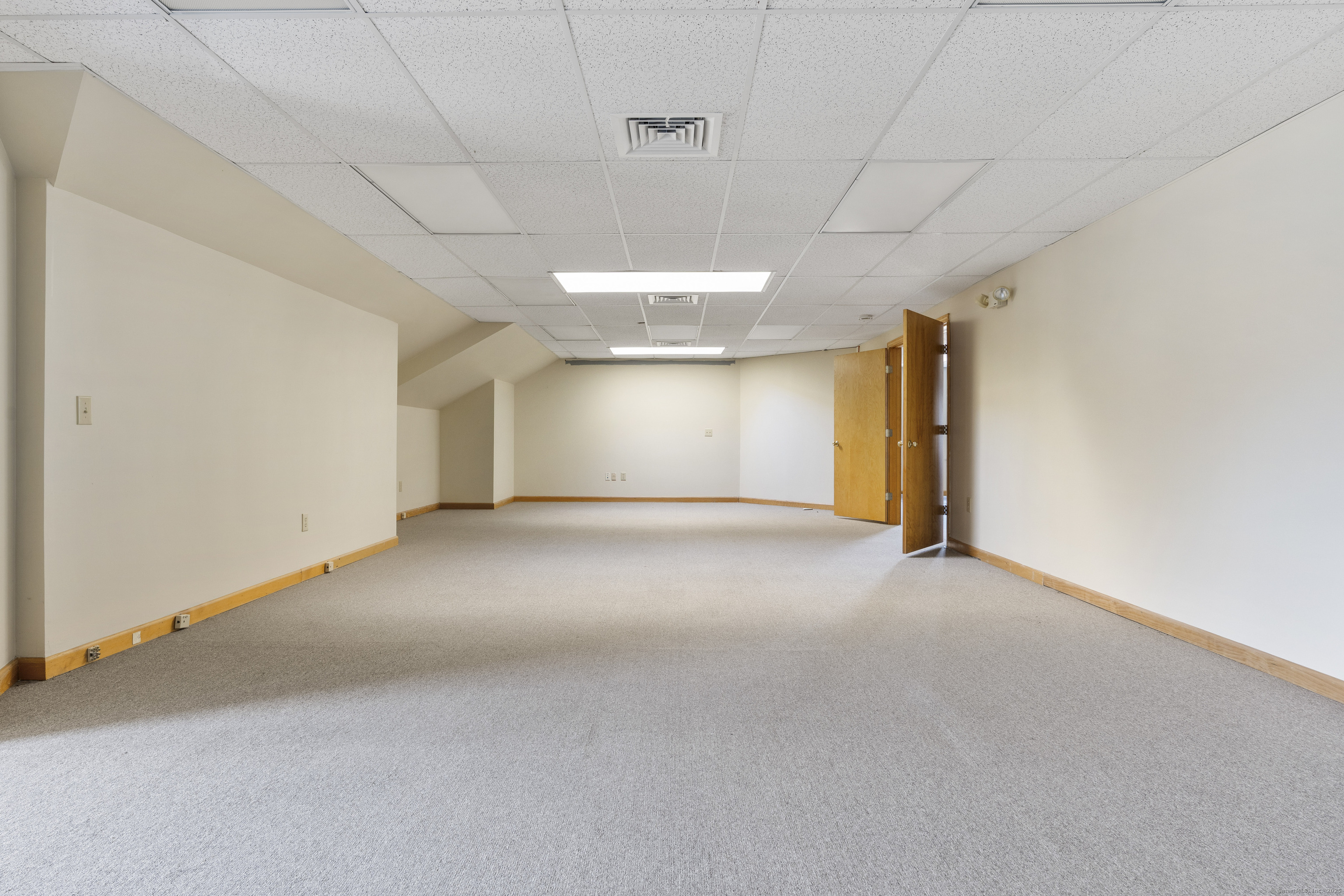 128 Litchfield Road Property Photo 7