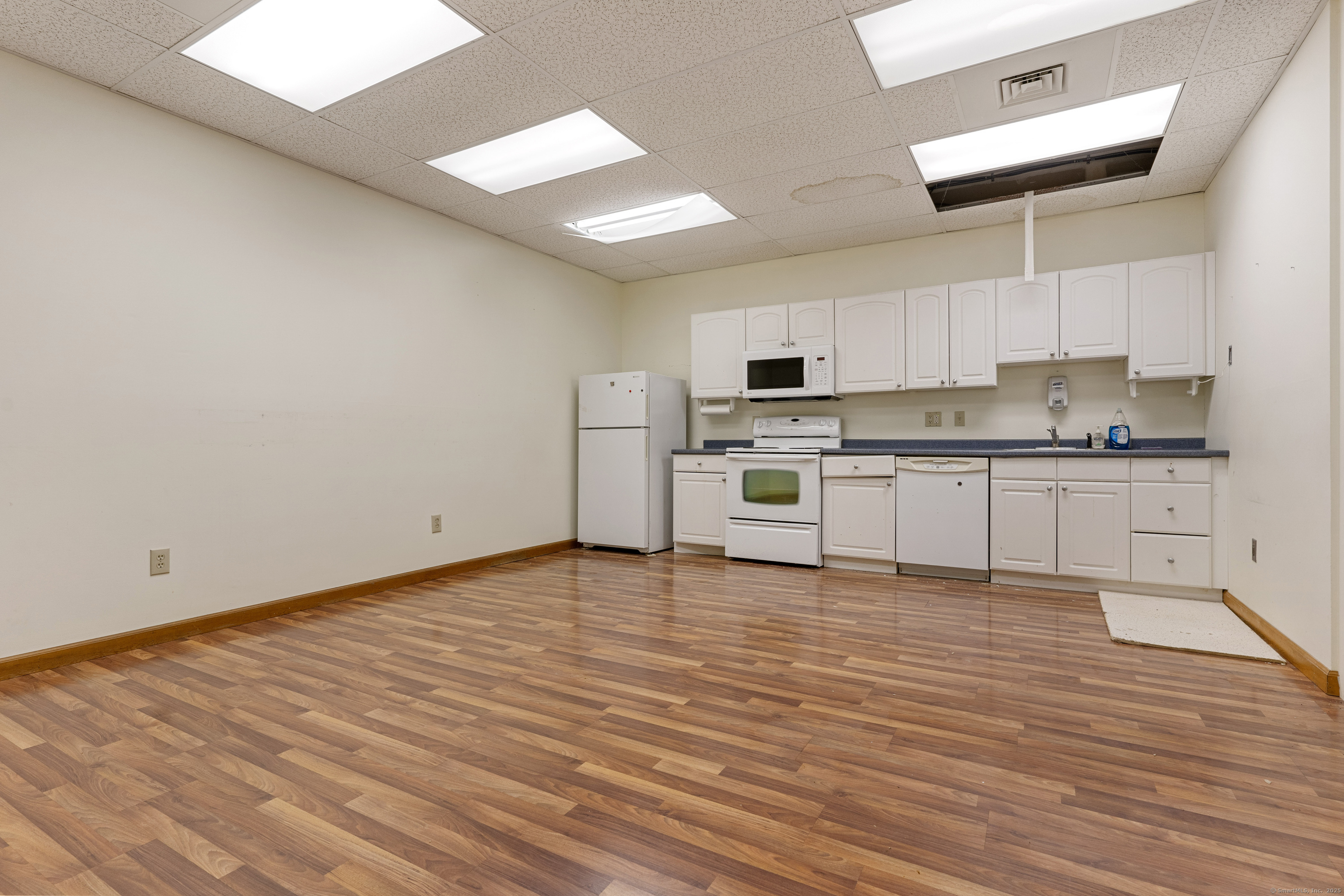 128 Litchfield Road Property Photo 22