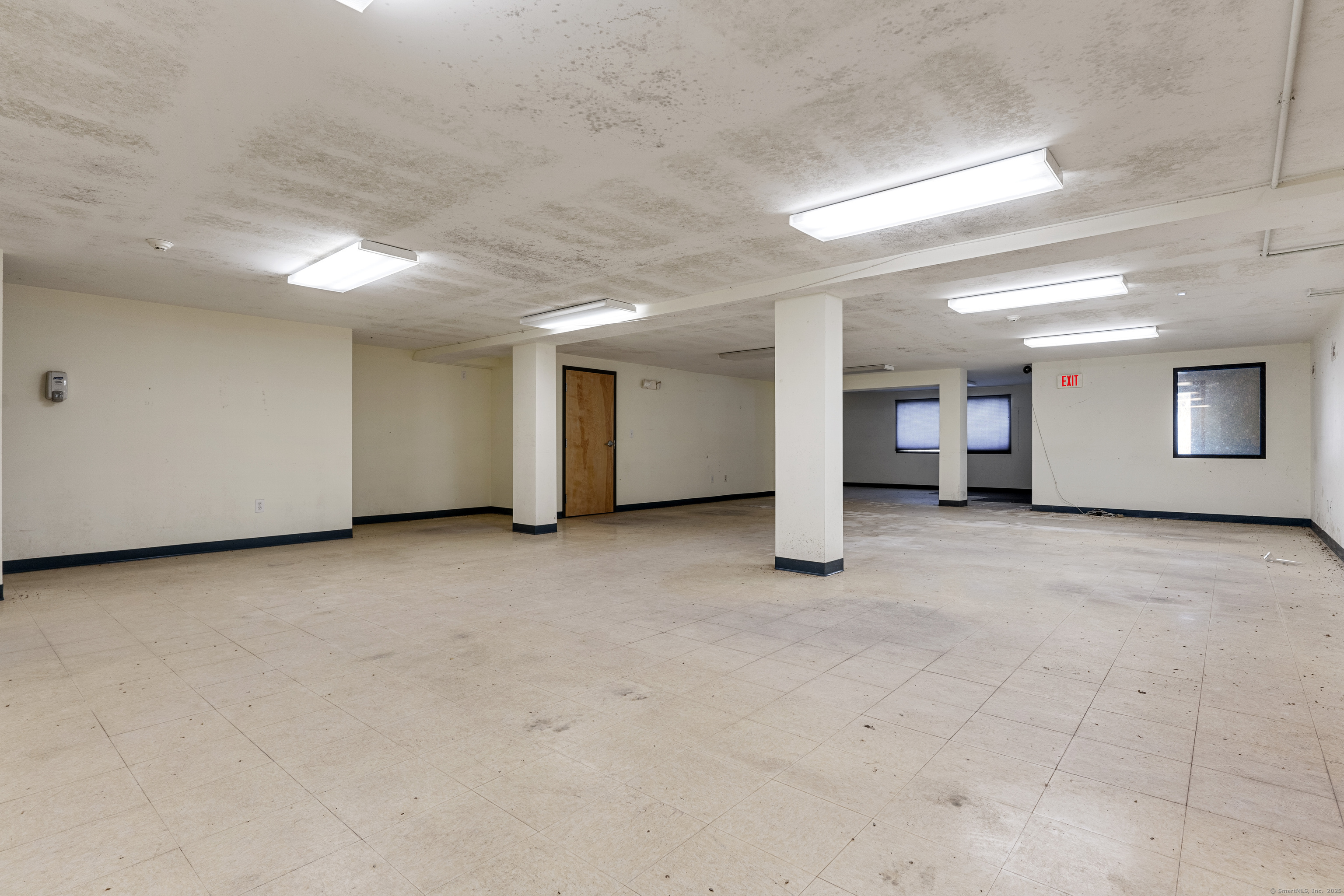 128 Litchfield Road Property Photo 32