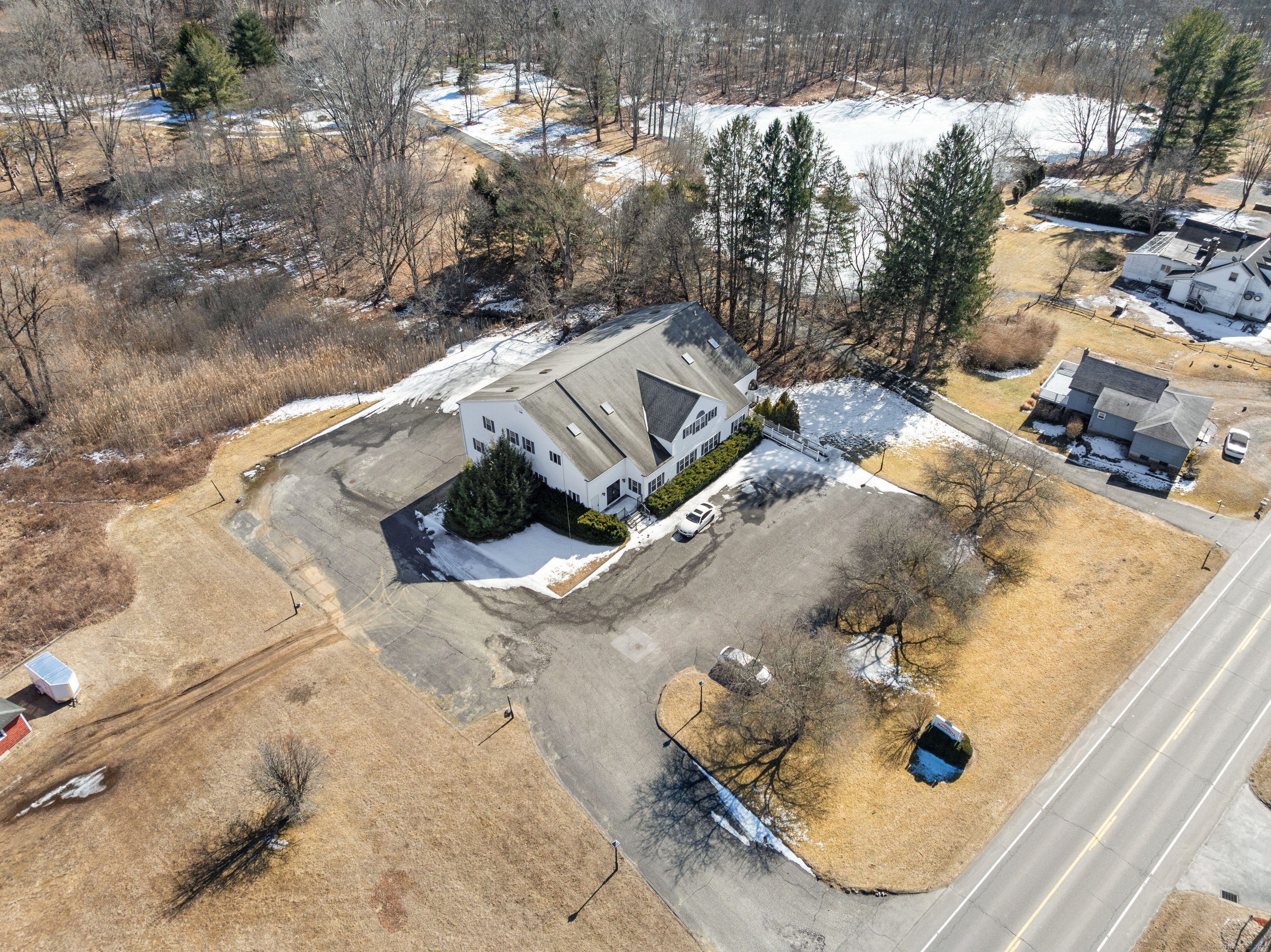 128 Litchfield Road Property Photo 38