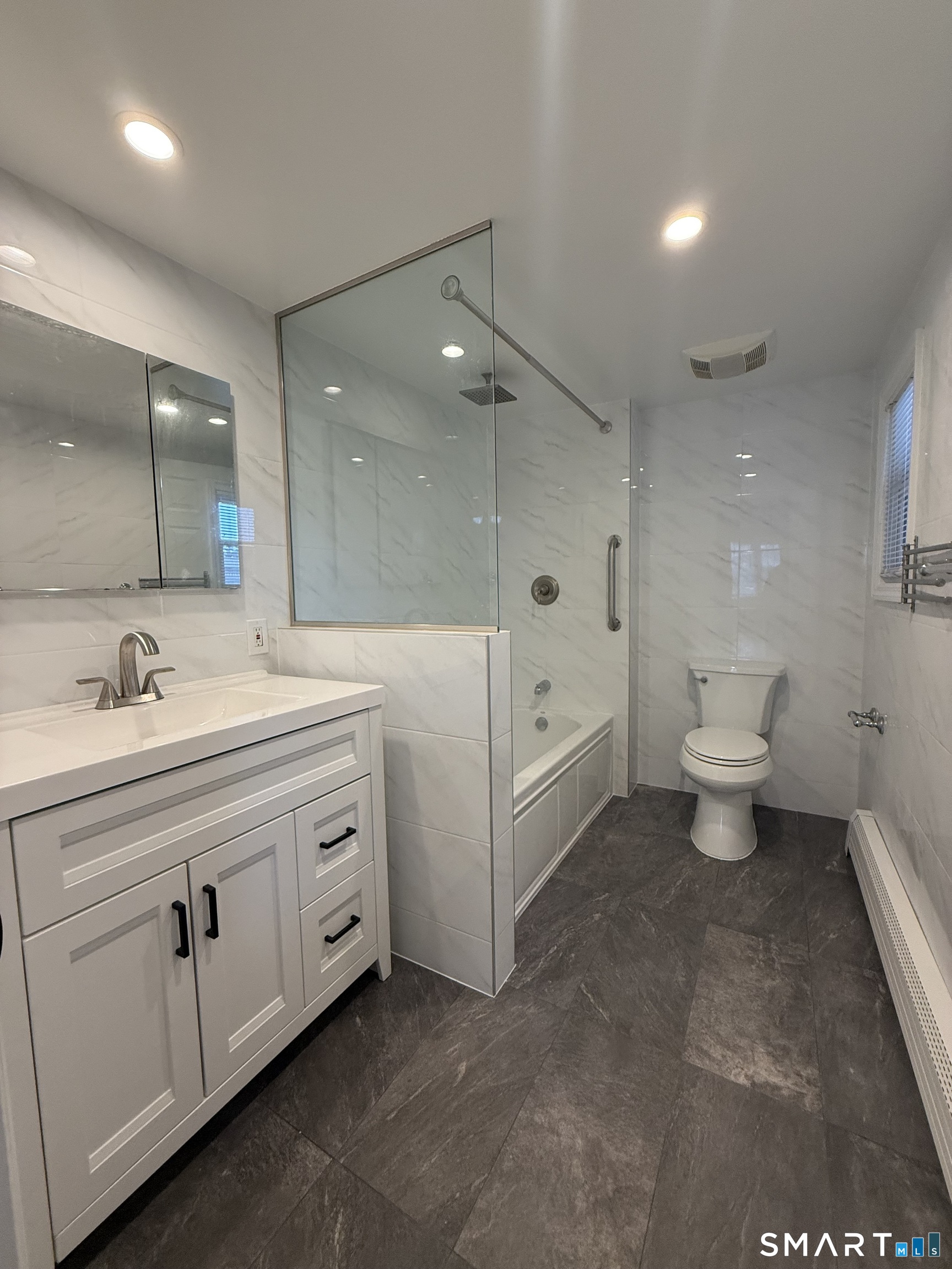 24162463 Property Photo 11