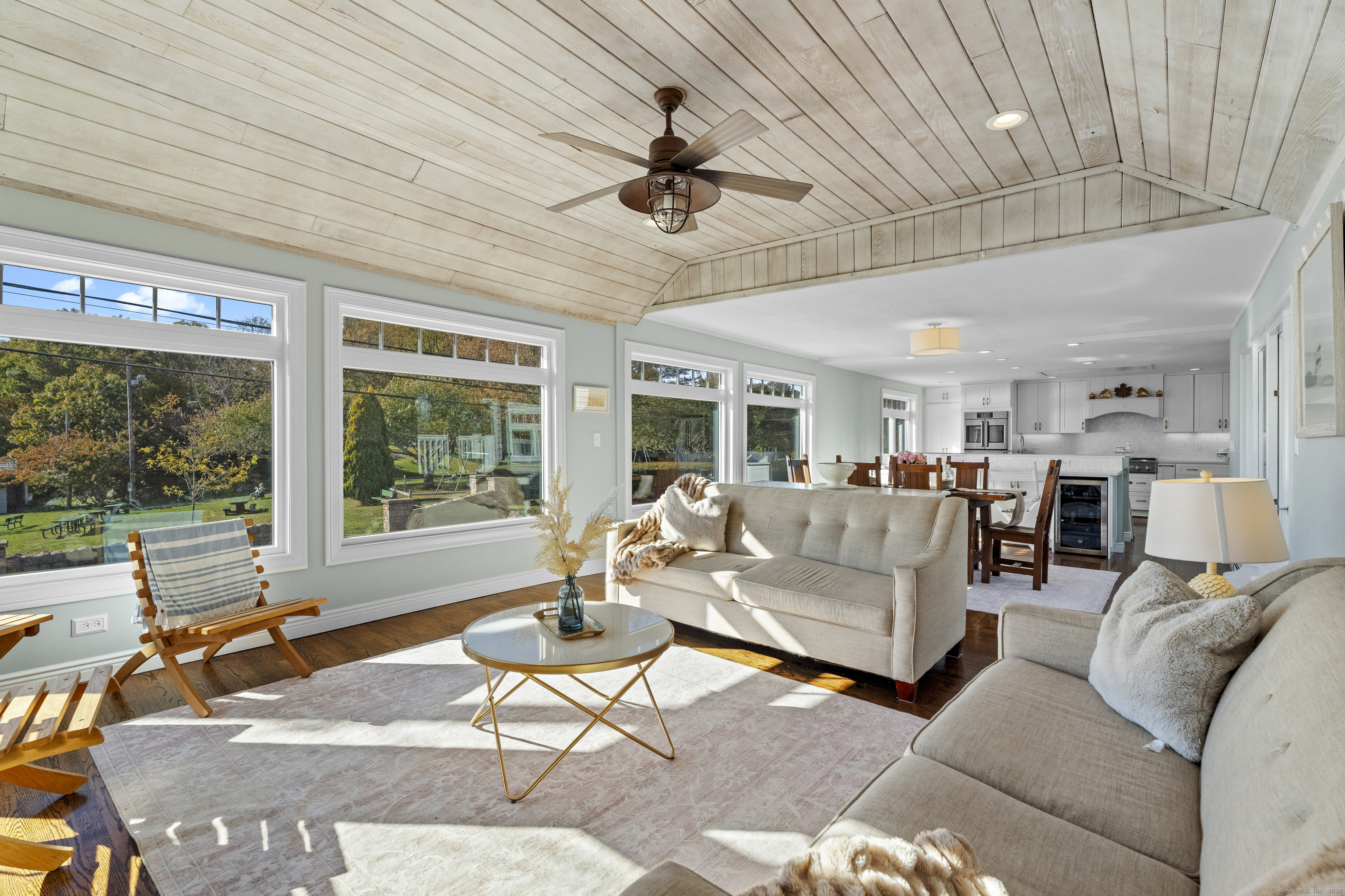 21 Harbor Street Property Photo 9