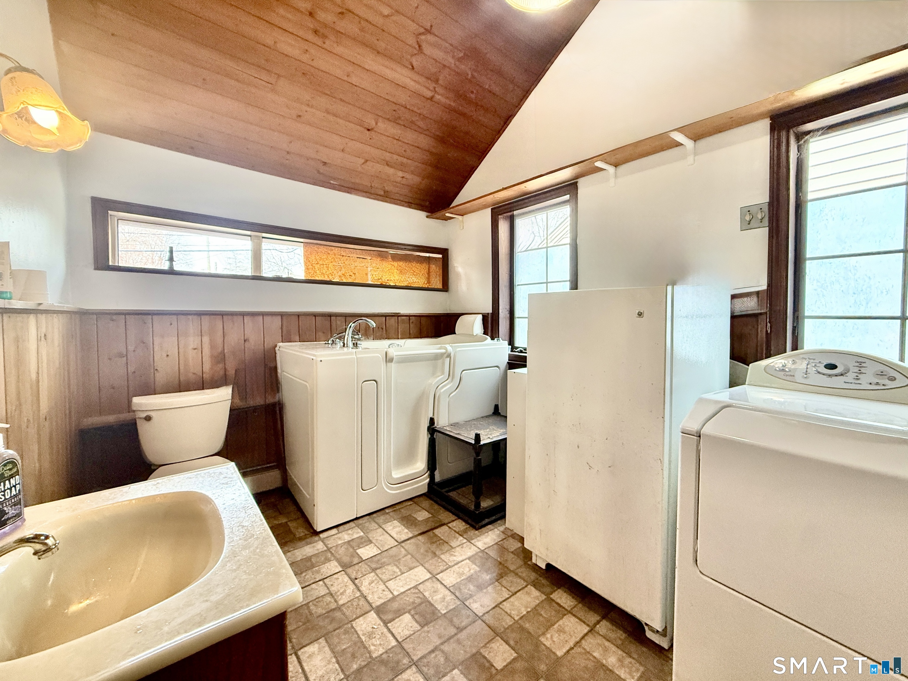 37 Brooklawn Avenue Property Photo 11