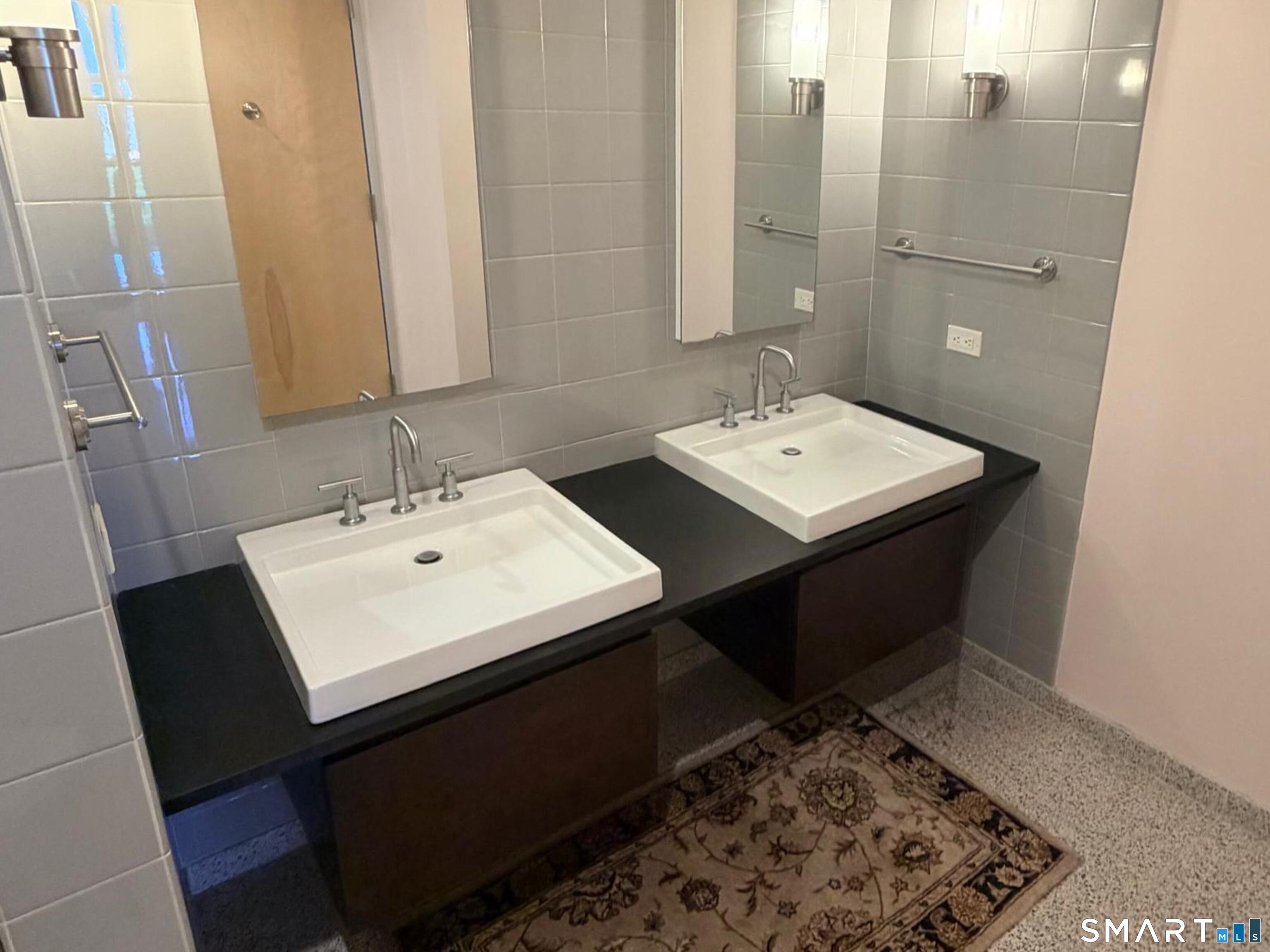 33 Water North 604 Street Property Photo 8