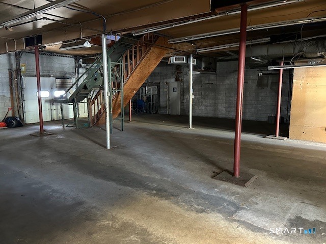 558 Main West Street Property Photo 3