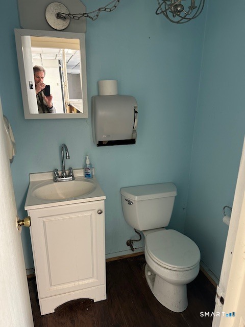 558 Main West Street Property Photo 8