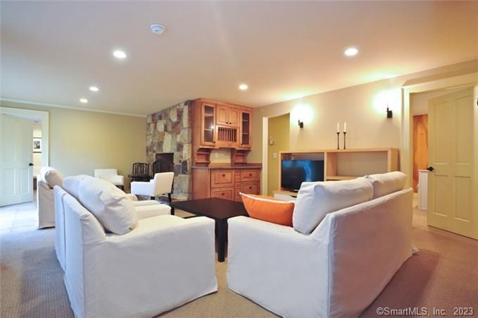 33 Sentry Hill Road Property Photo 7