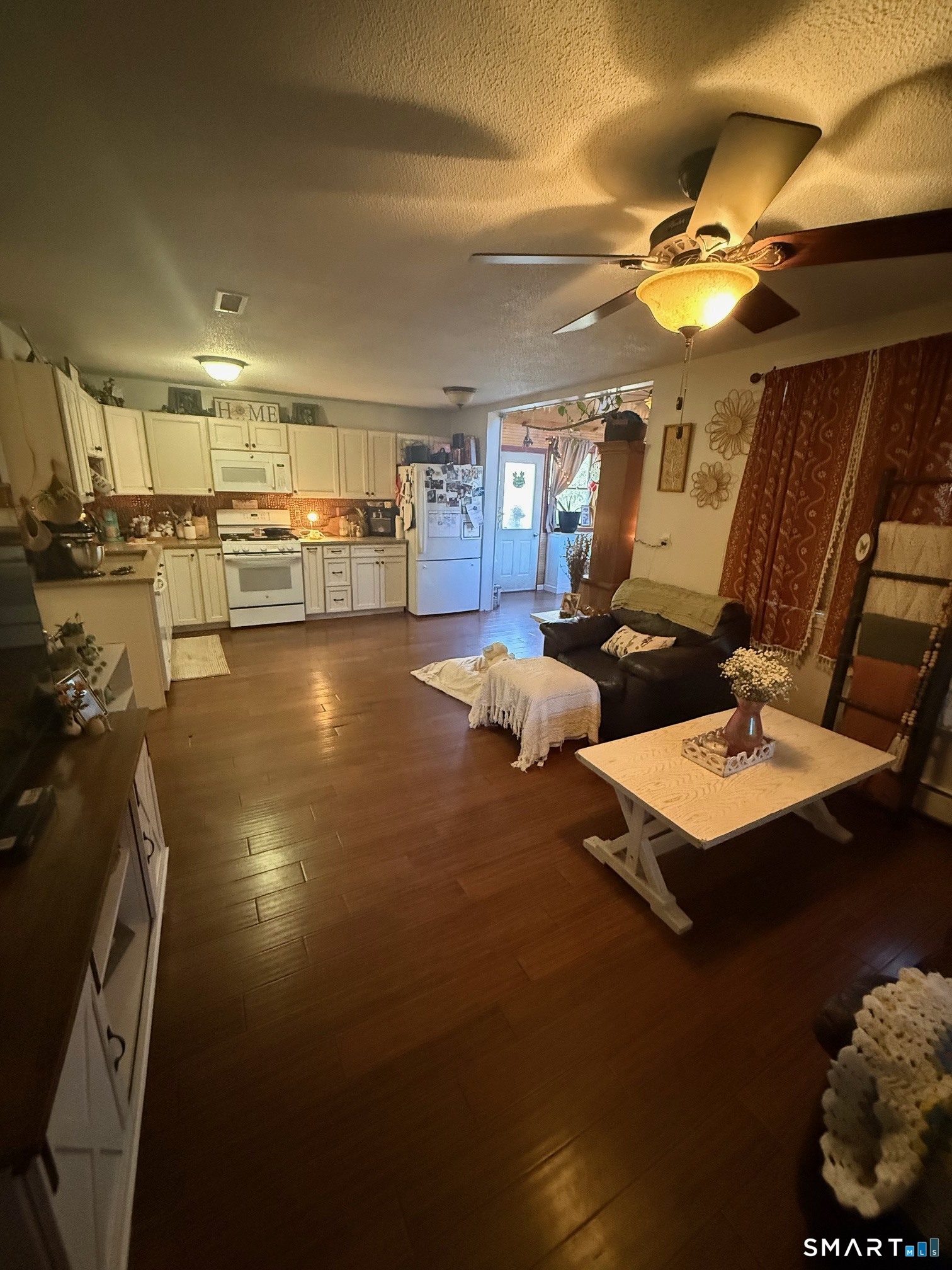 663 Beach Pond Road Property Photo 3
