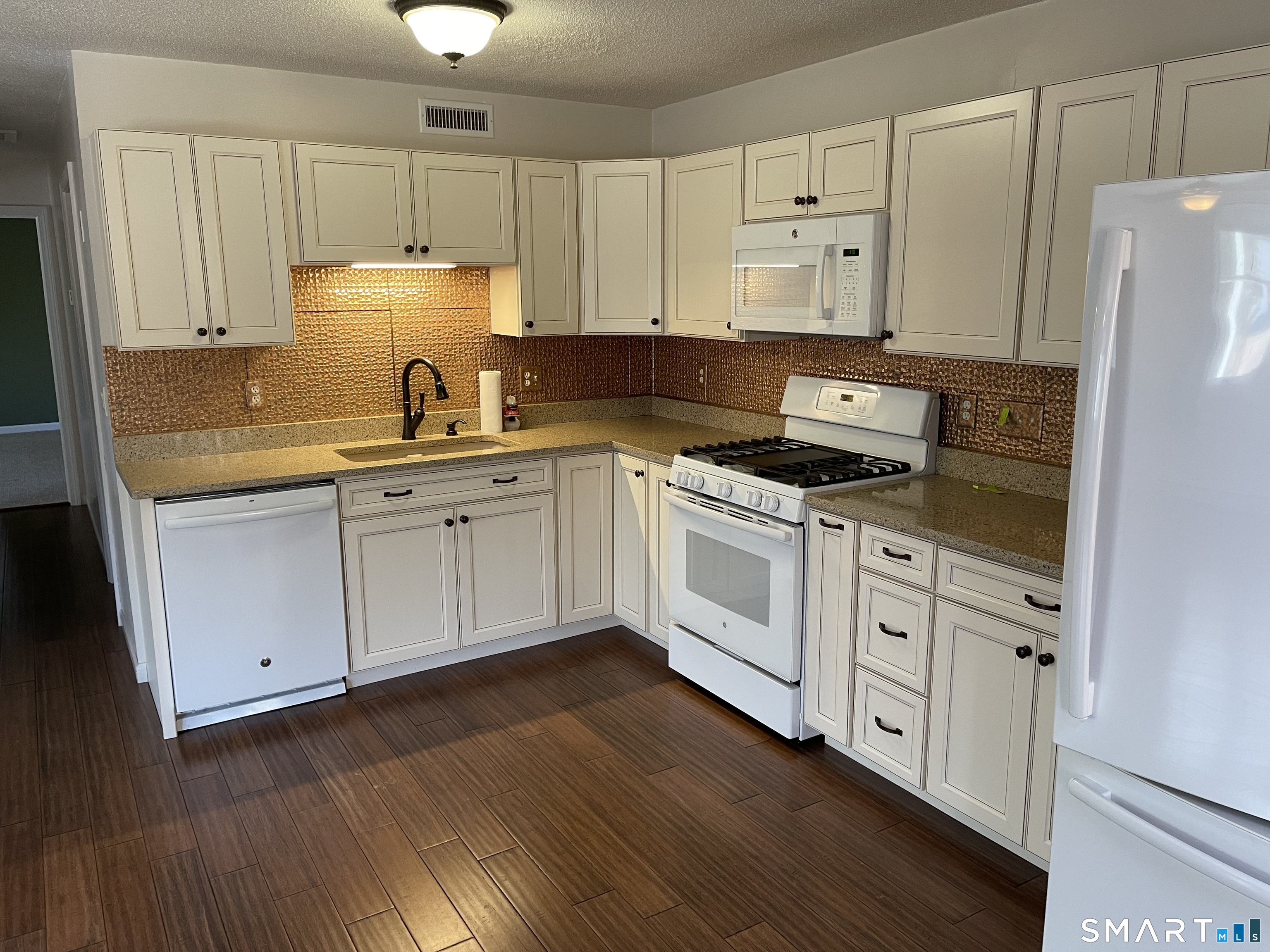 663 Beach Pond Road Property Photo 5