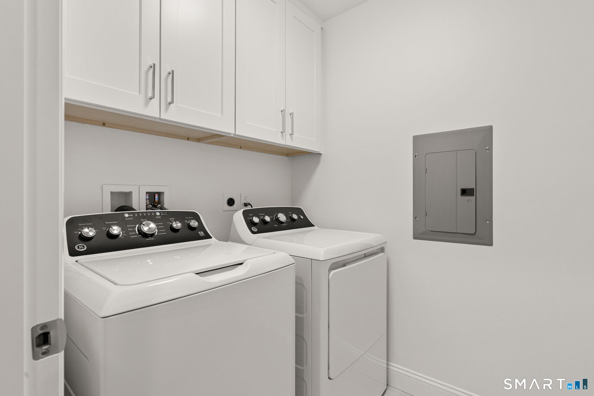 108 New England Avenue Property Photo 12