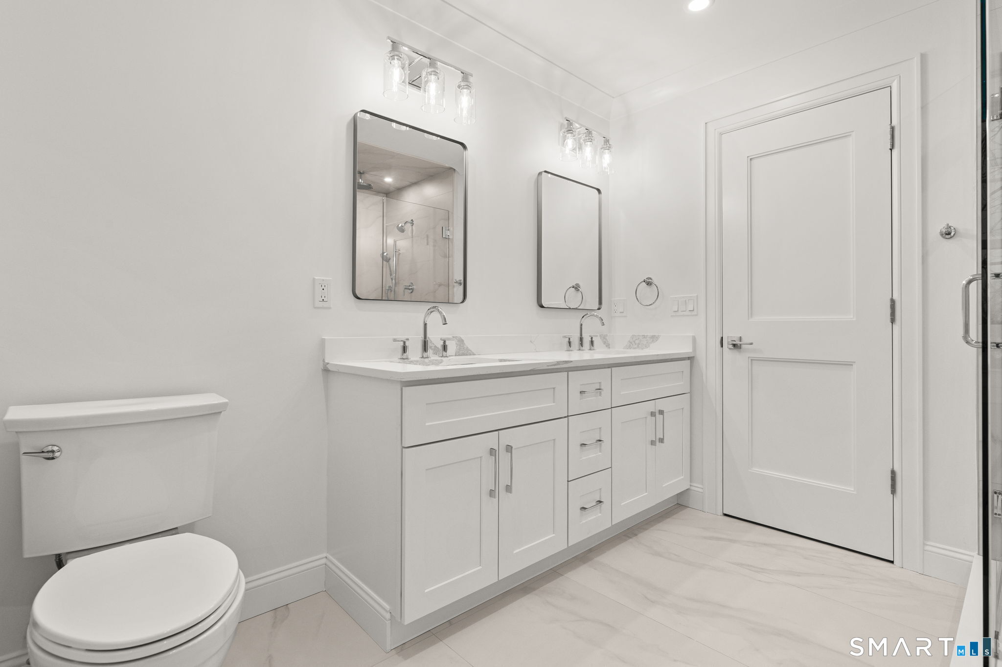 108 New England Avenue Property Photo 13