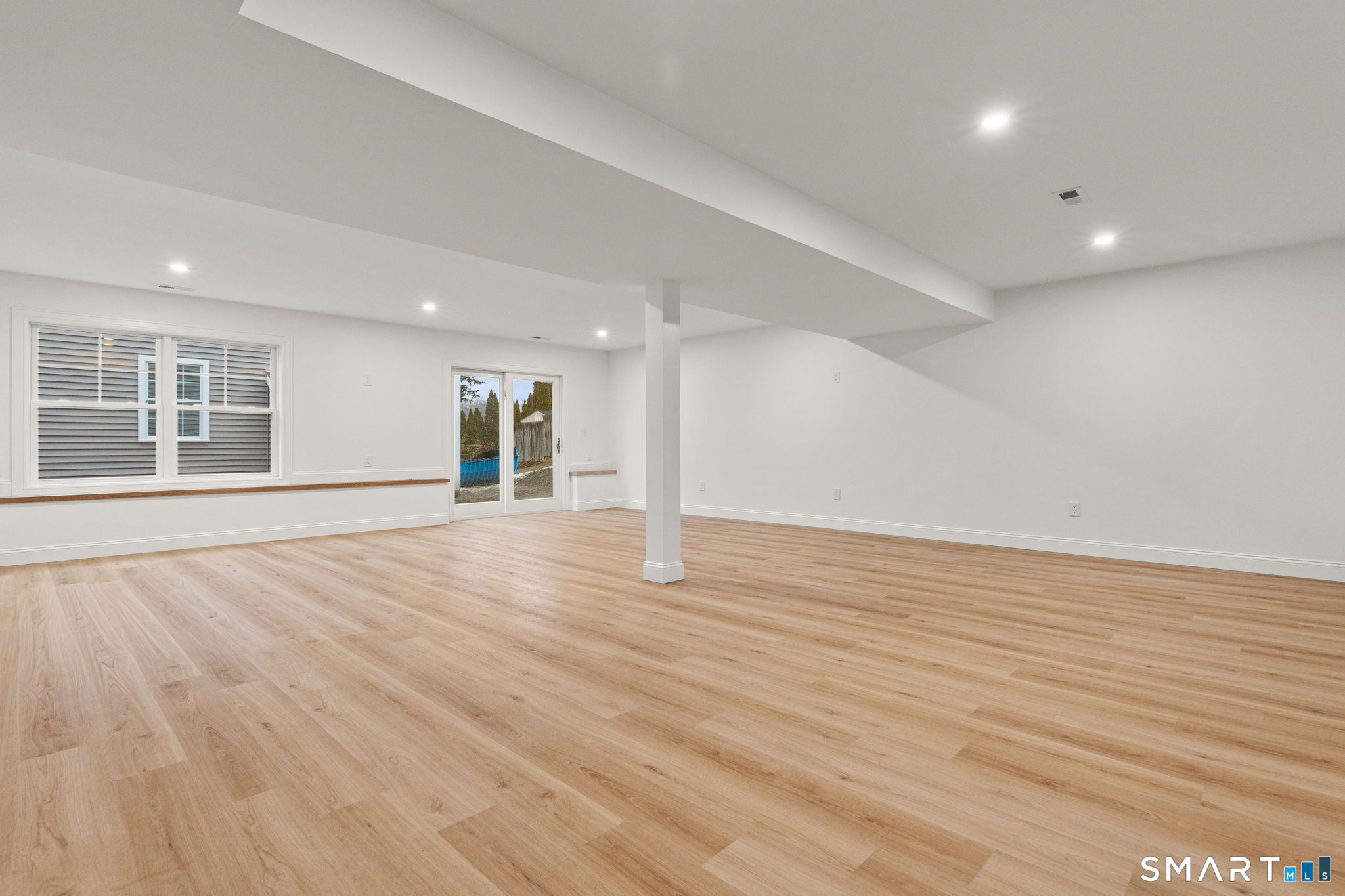 108 New England Avenue Property Photo 15