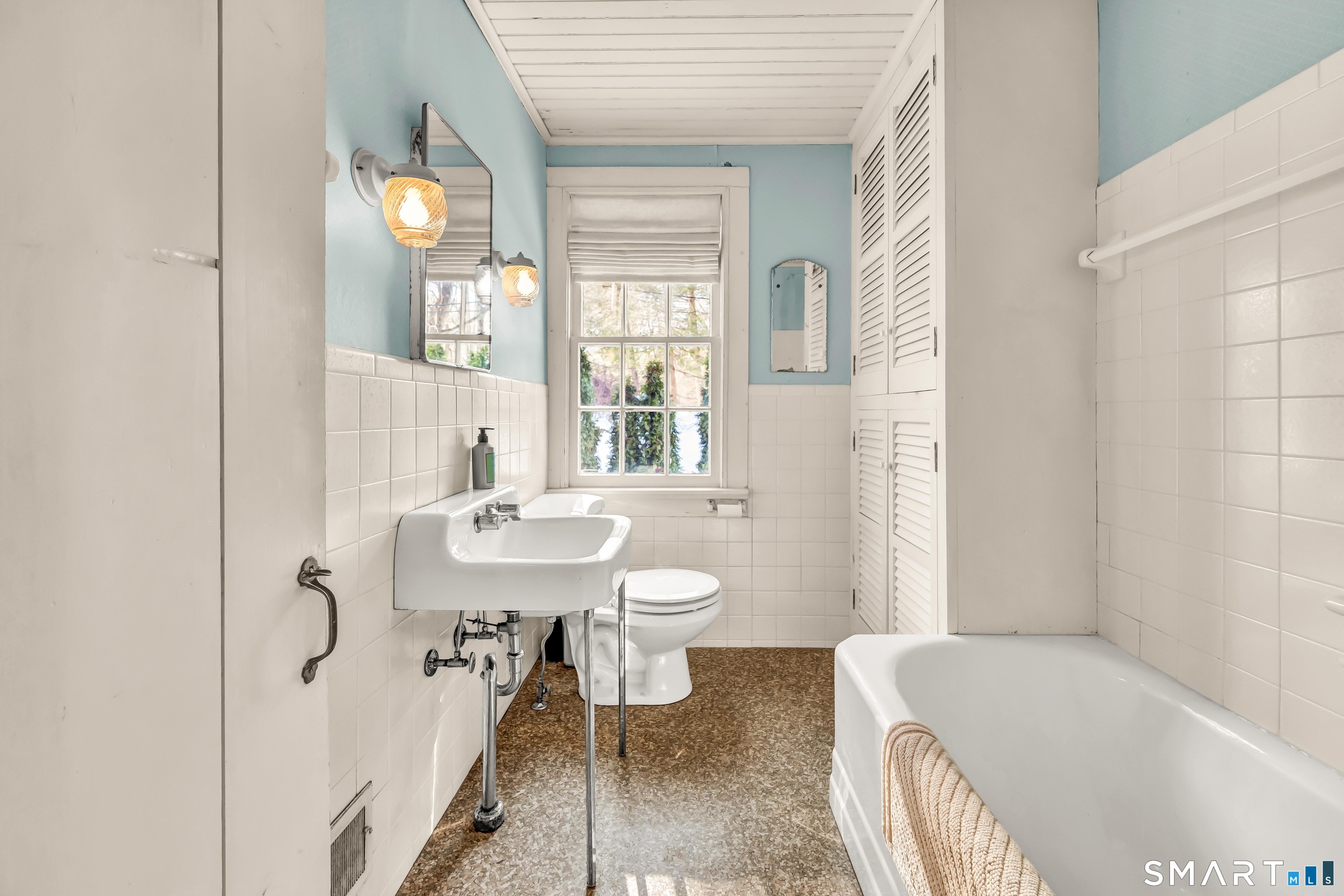 24164147 Property Photo 23