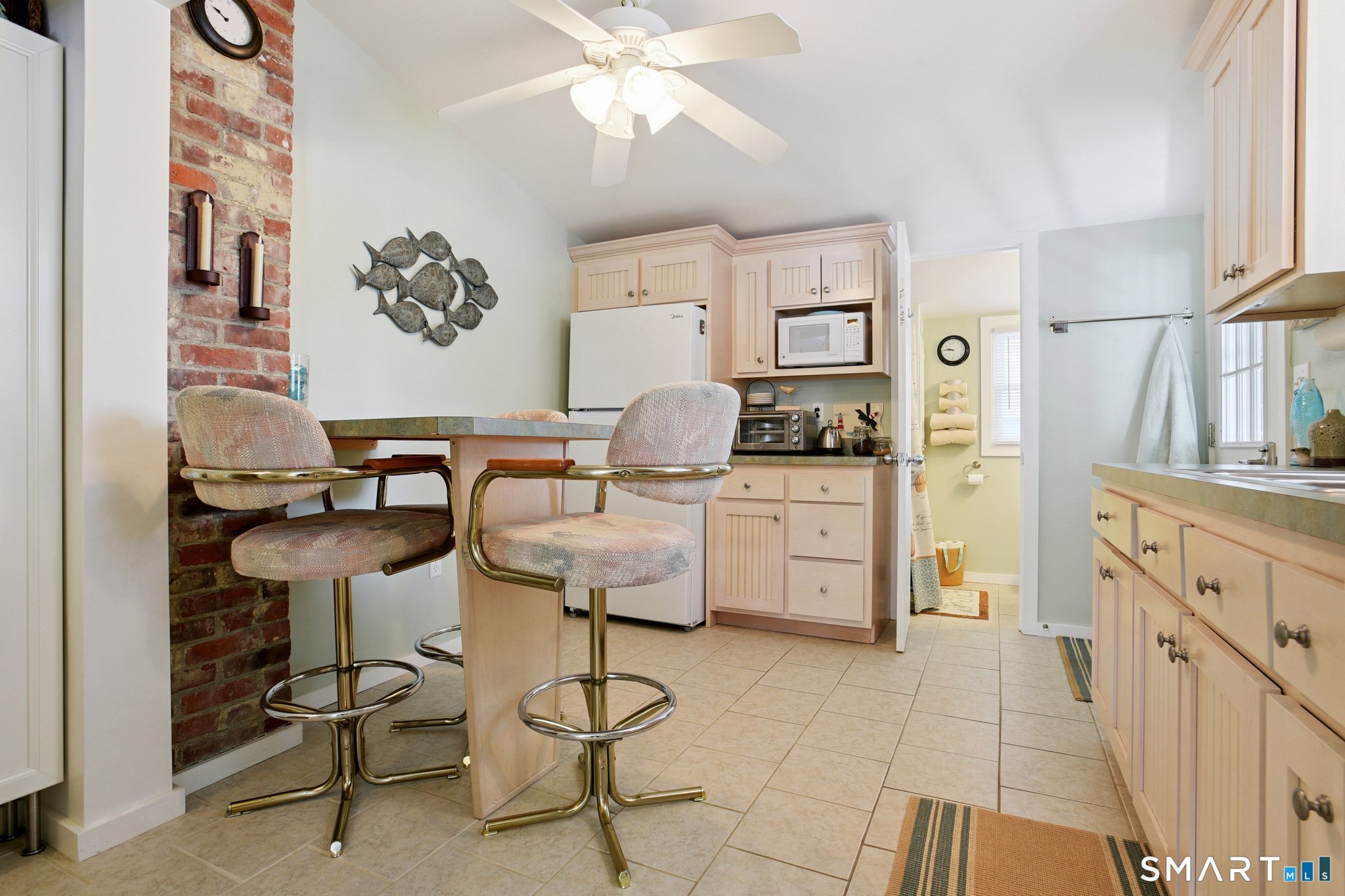 30 Hartford B Avenue Property Photo 10