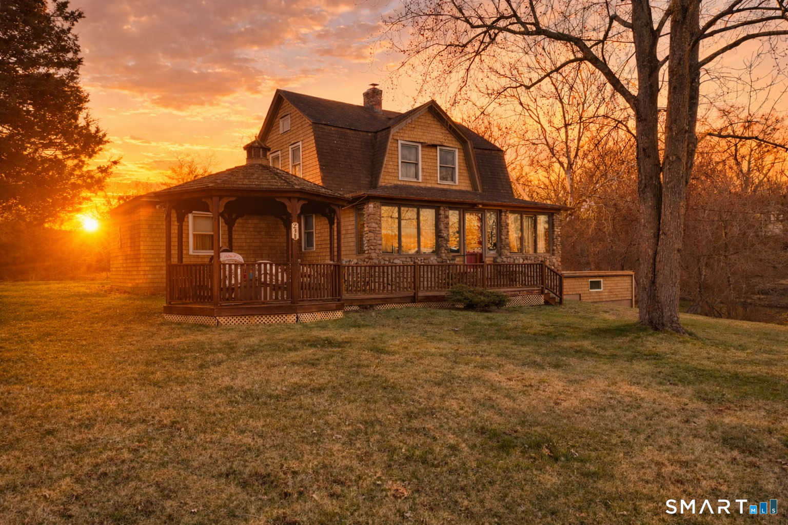 241 Niantic River Road Property Photo 1