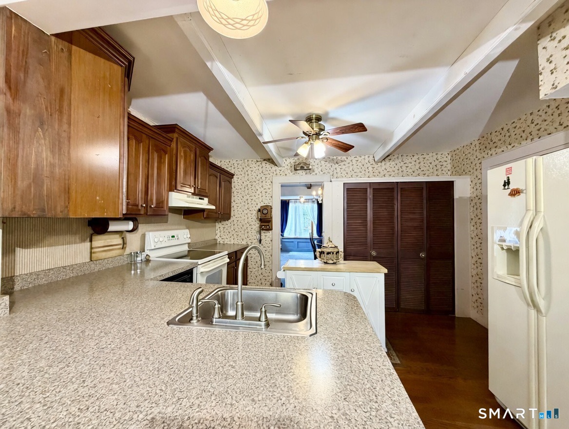 241 Niantic River Road Property Photo 9