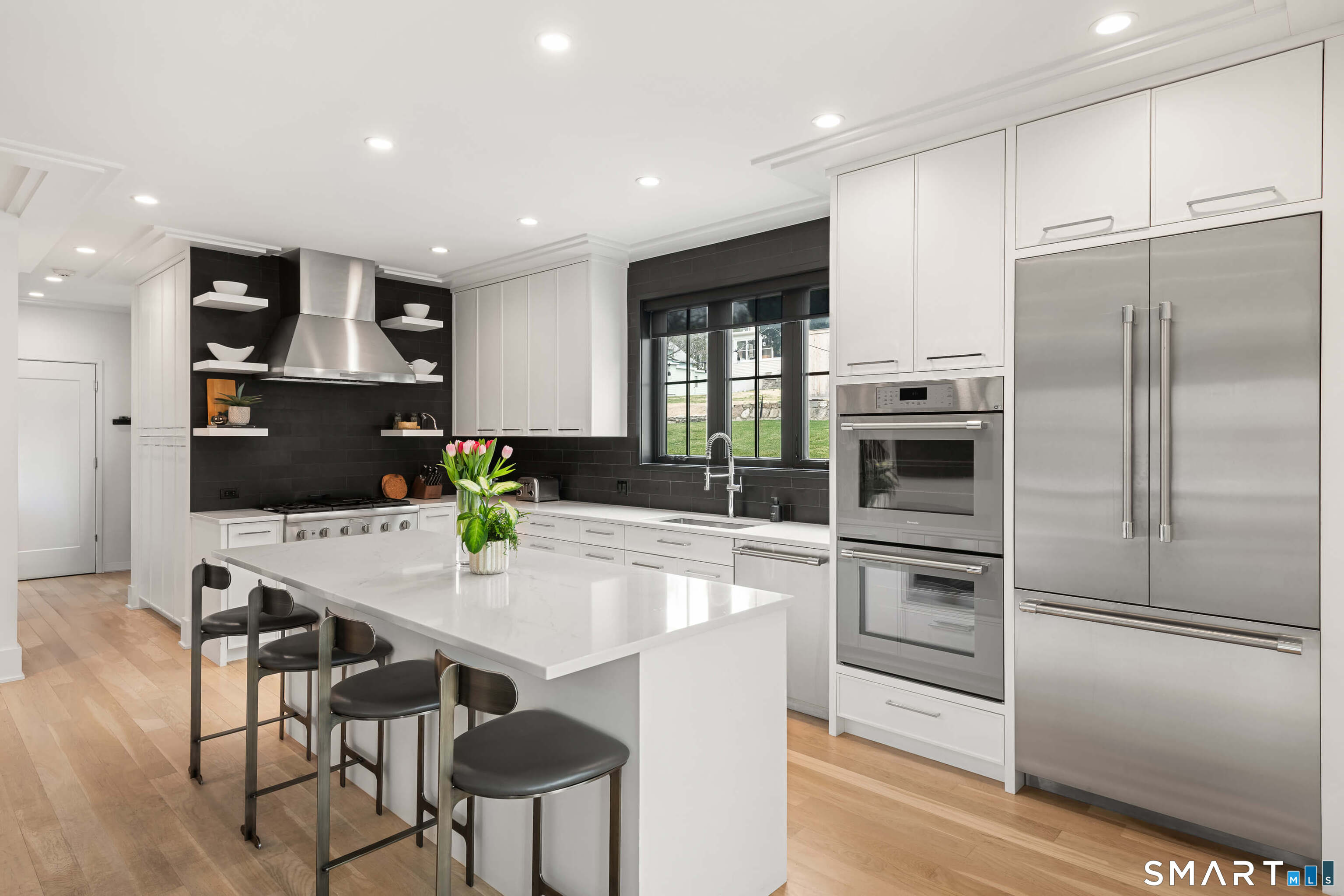 40 Richmondville Avenue Property Photo 11
