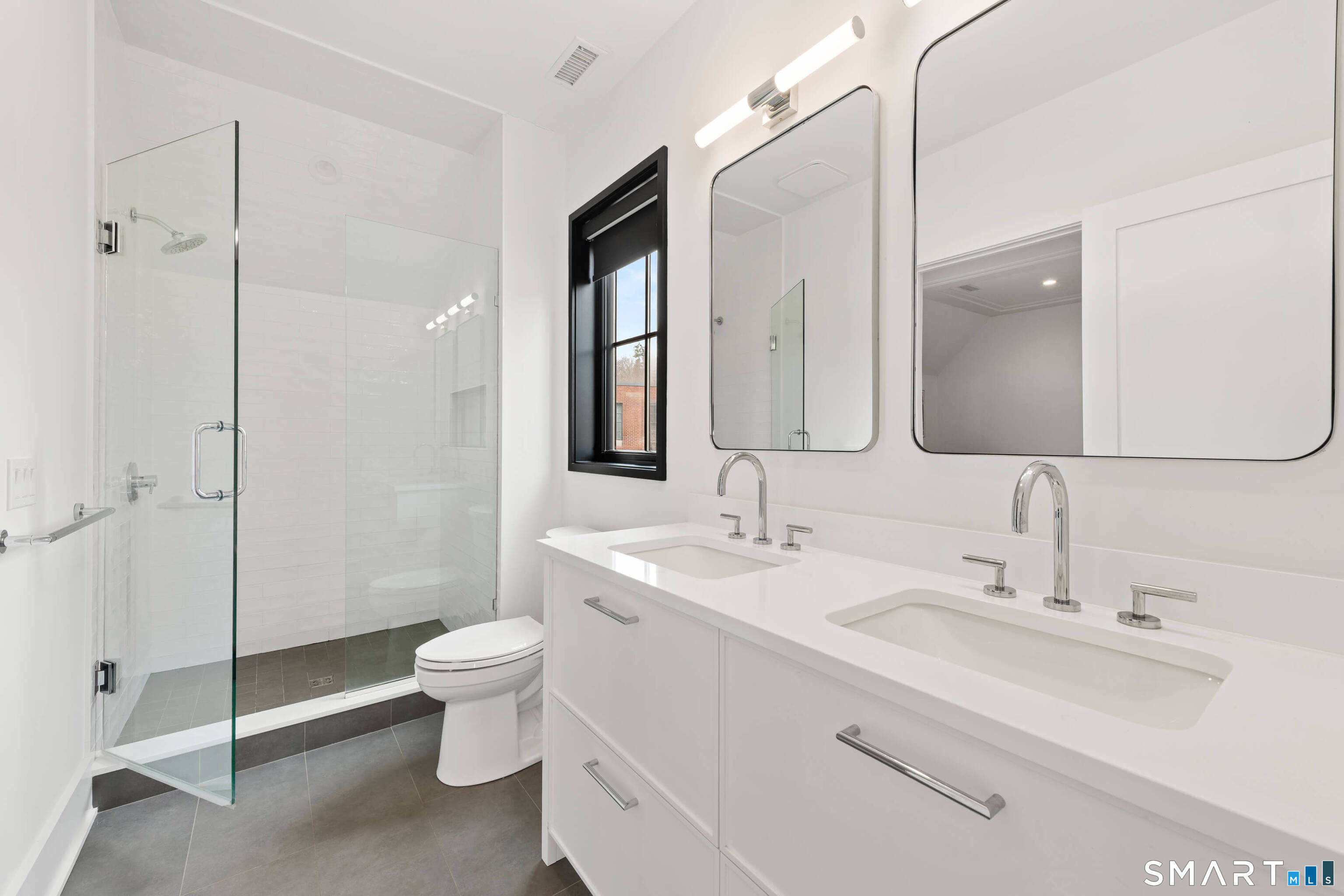 40 Richmondville Avenue Property Photo 22