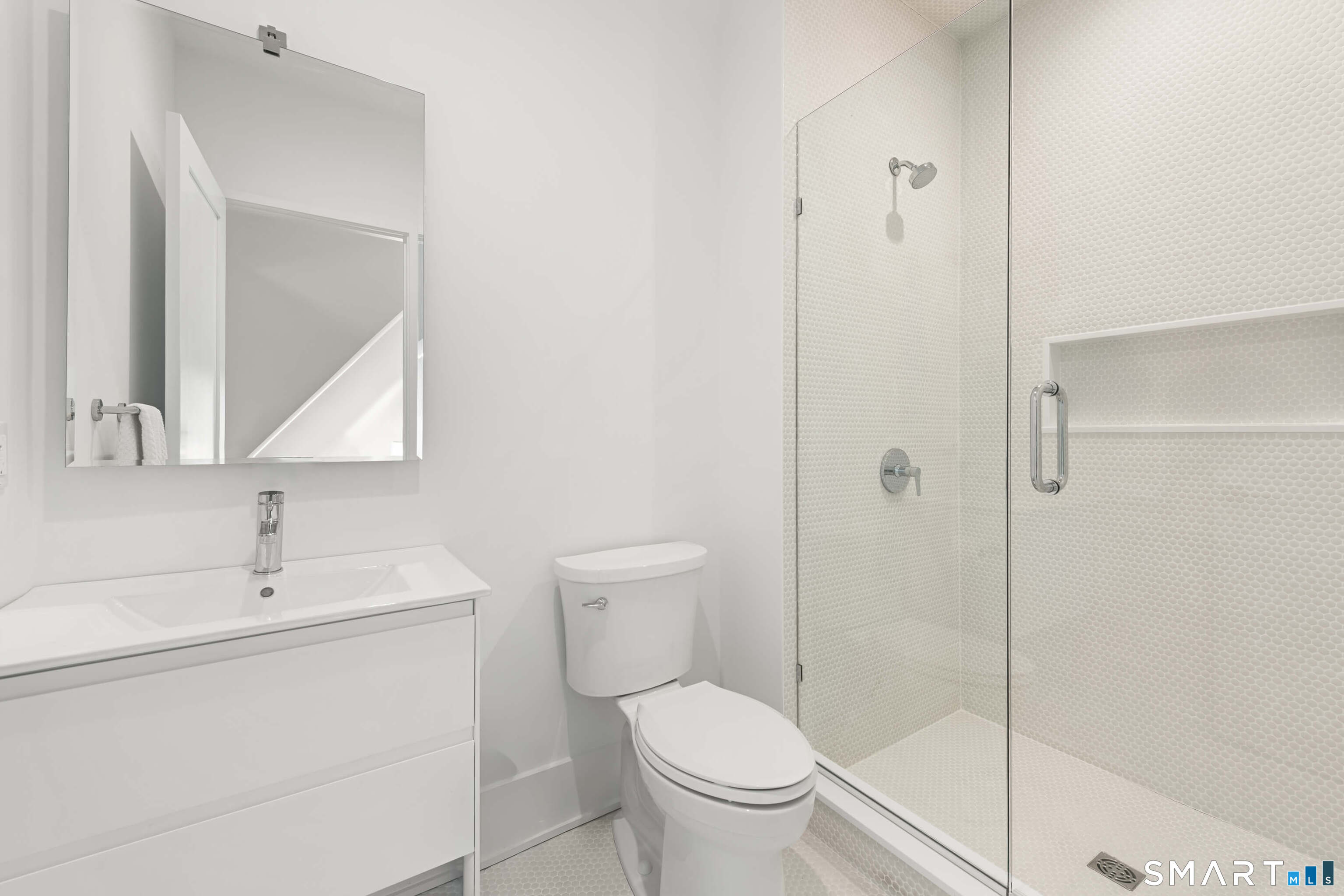 40 Richmondville Avenue Property Photo 28