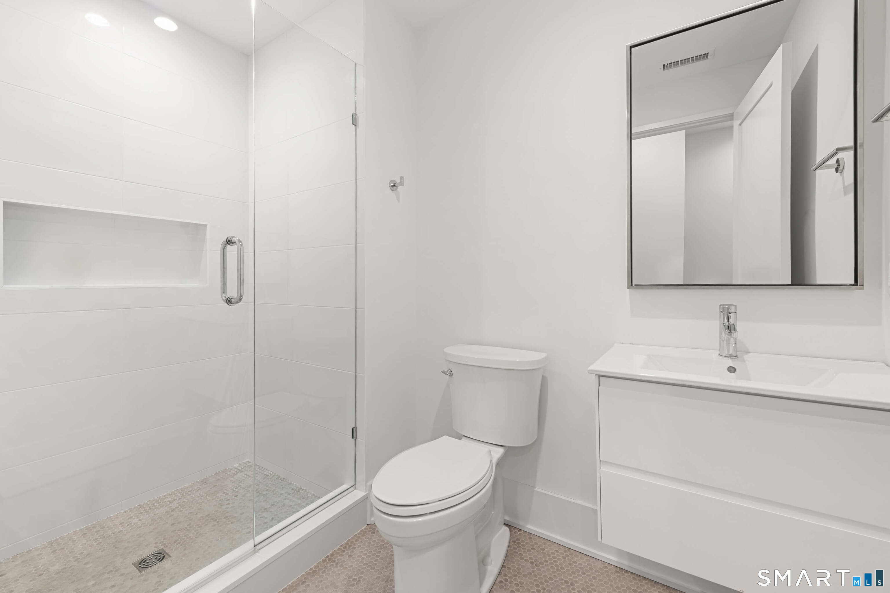 40 Richmondville Avenue Property Photo 34