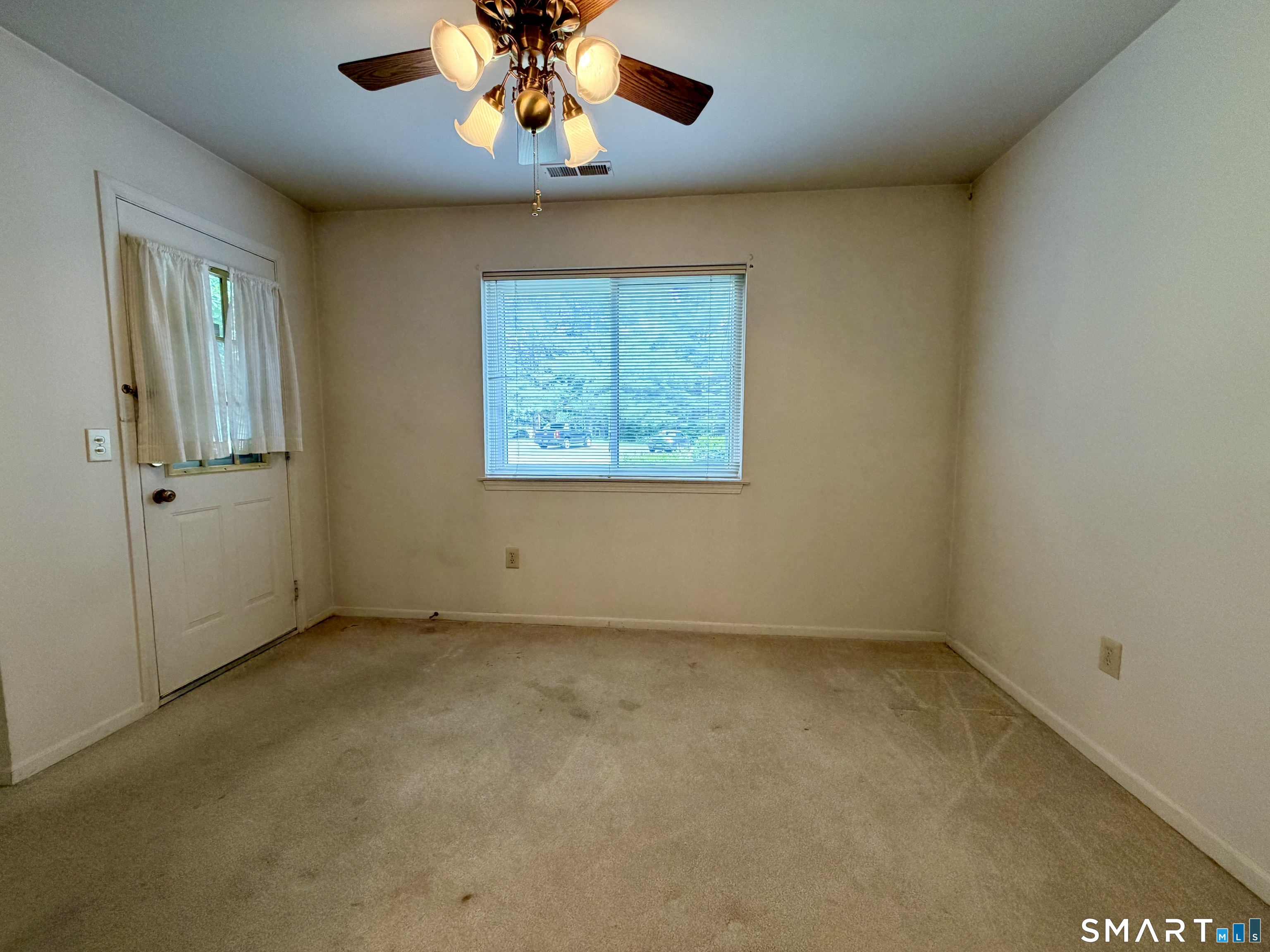 210 Windgate A Circle Property Photo 7