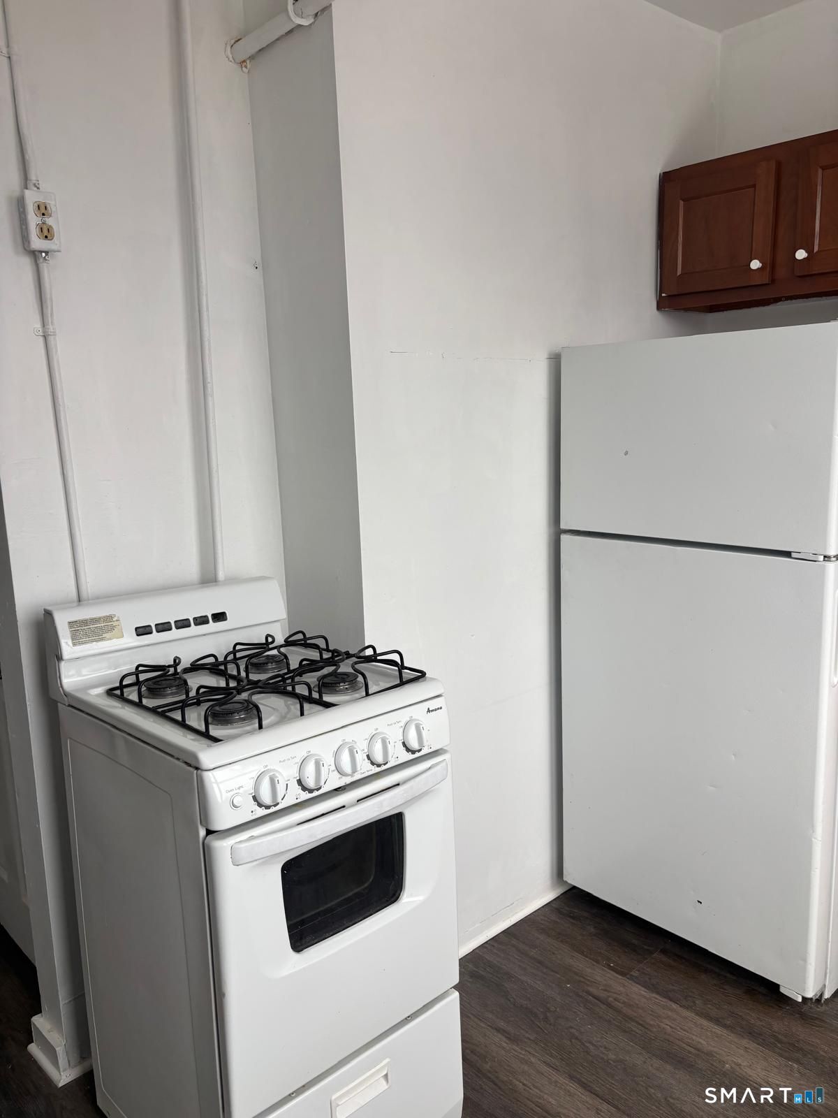 32 Pequonnock Street Property Photo 1