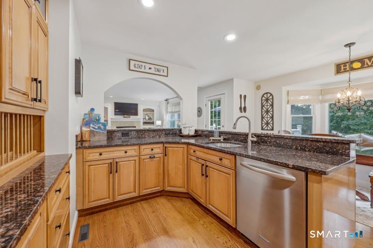 38 Groton Long Point Road Property Photo 10