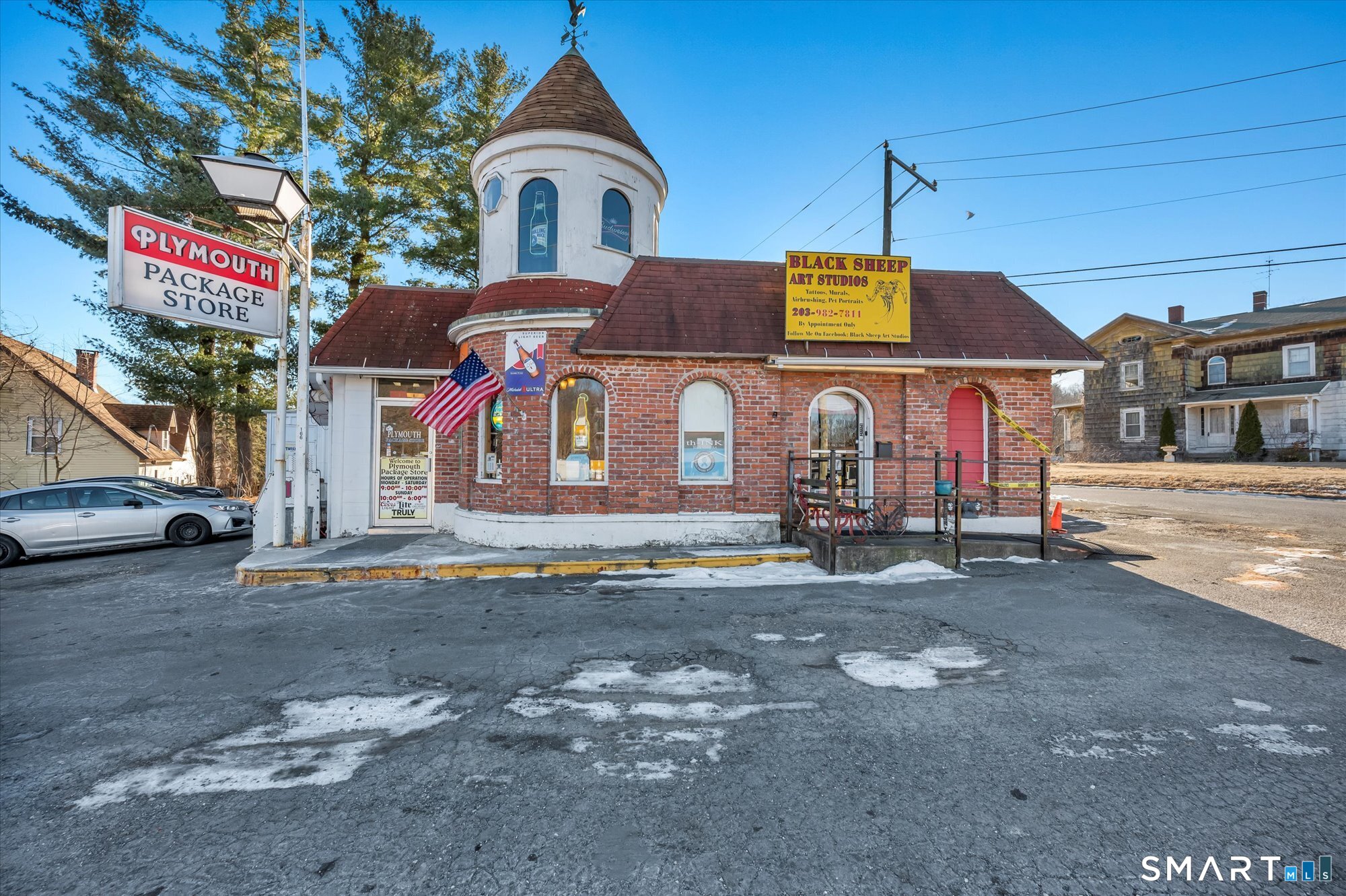 569 Main Street Property Photo 1