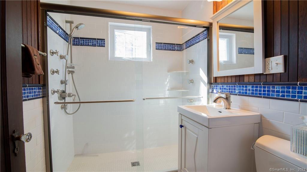 106 Shore East Avenue Property Photo 19