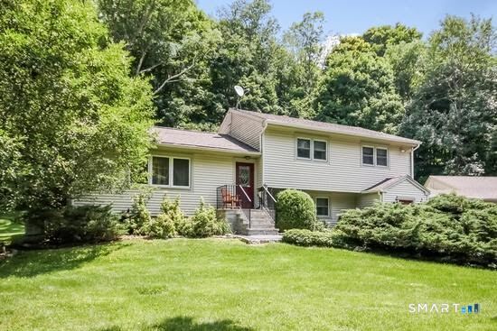 16 Sherwood Road Property Photo 1