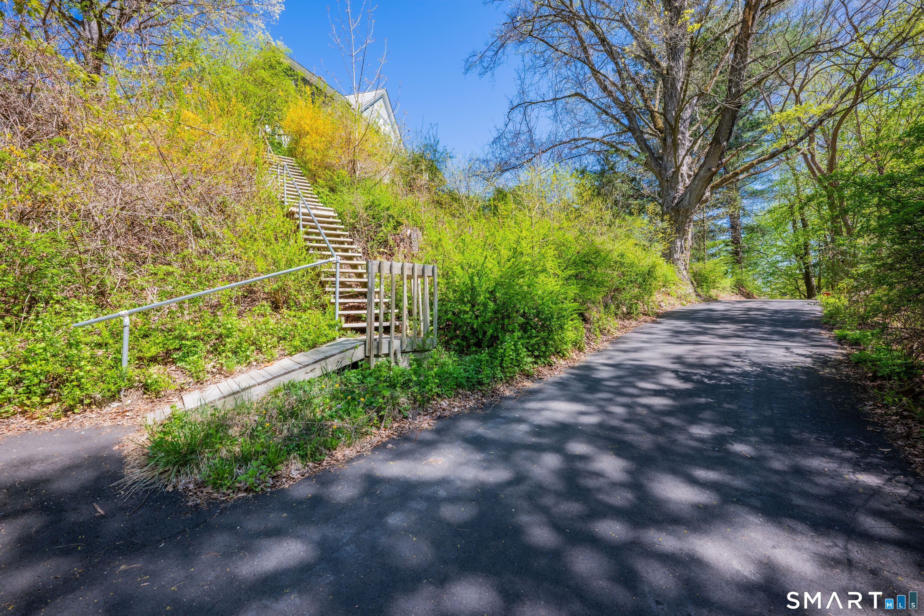 467 Bunker Hill Avenue Property Photo 8
