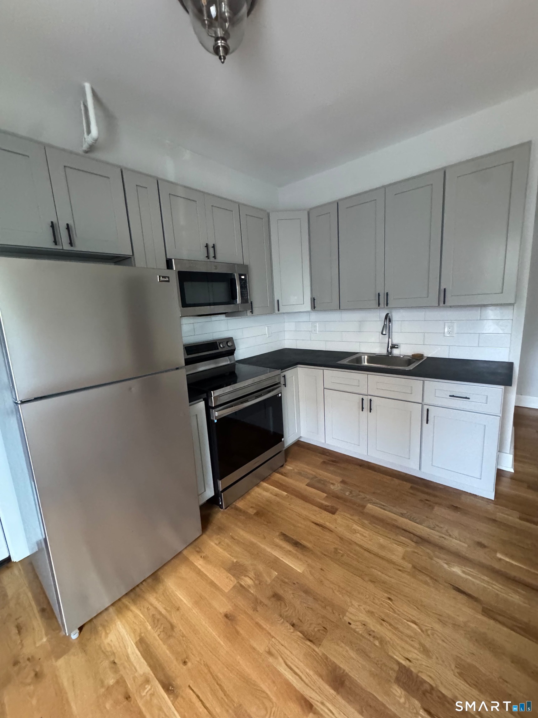 980 Hancock 2l Avenue Property Photo