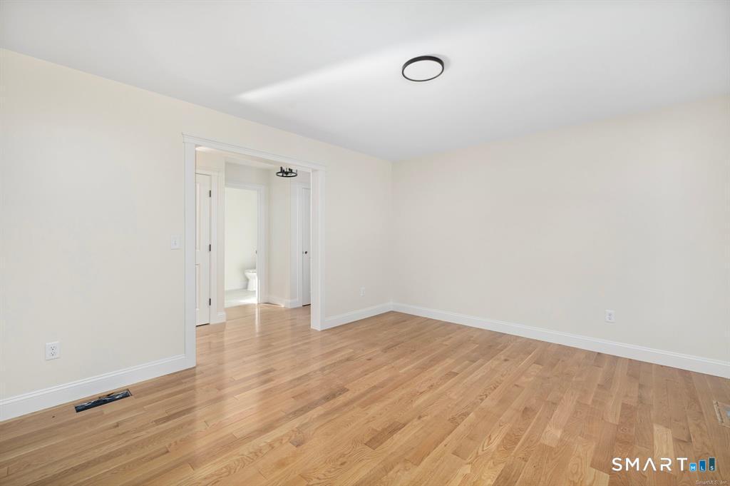 106 Church Street Property Photo 5